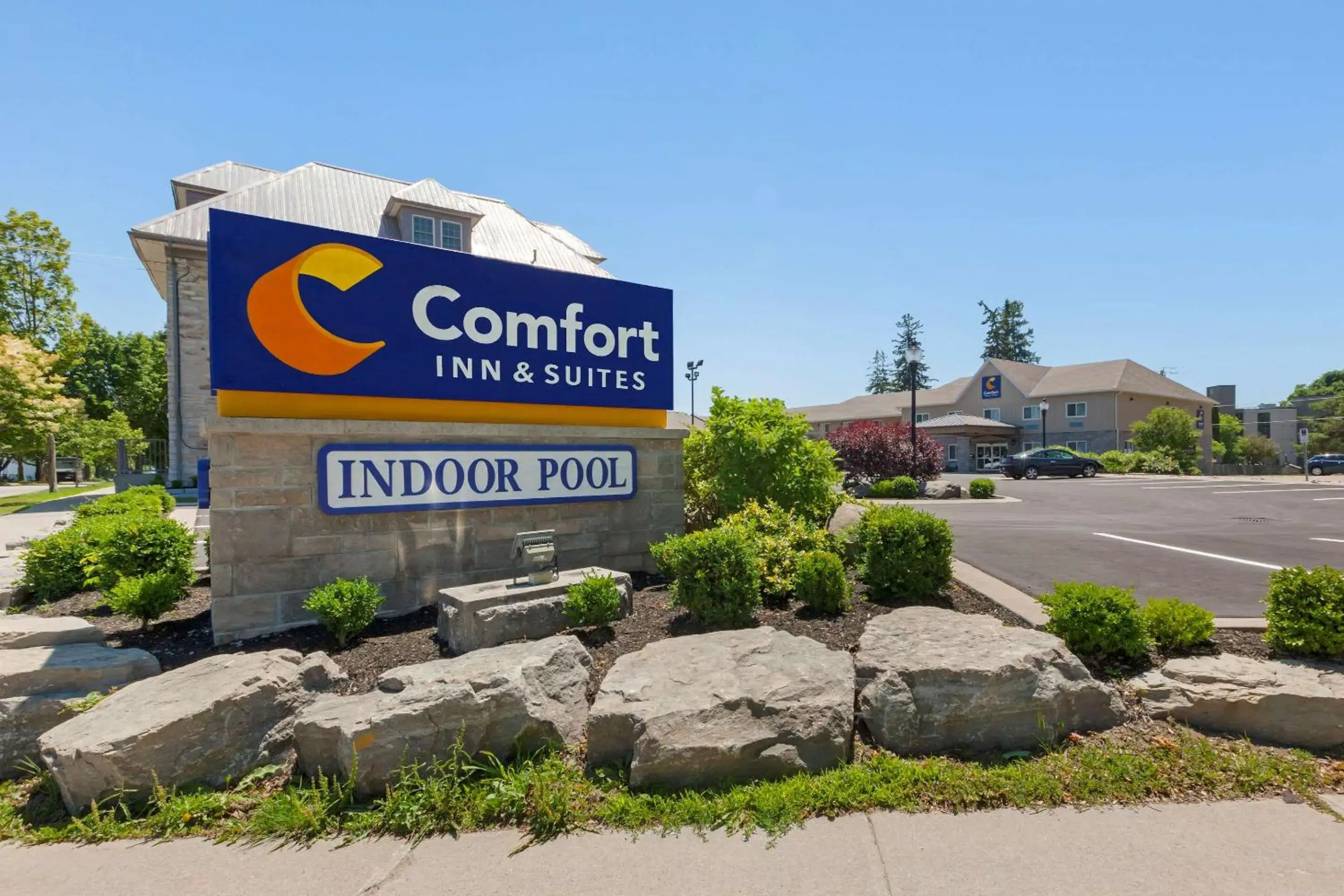 Property building in Comfort Inn & Suites Thousand Islands Harbour District