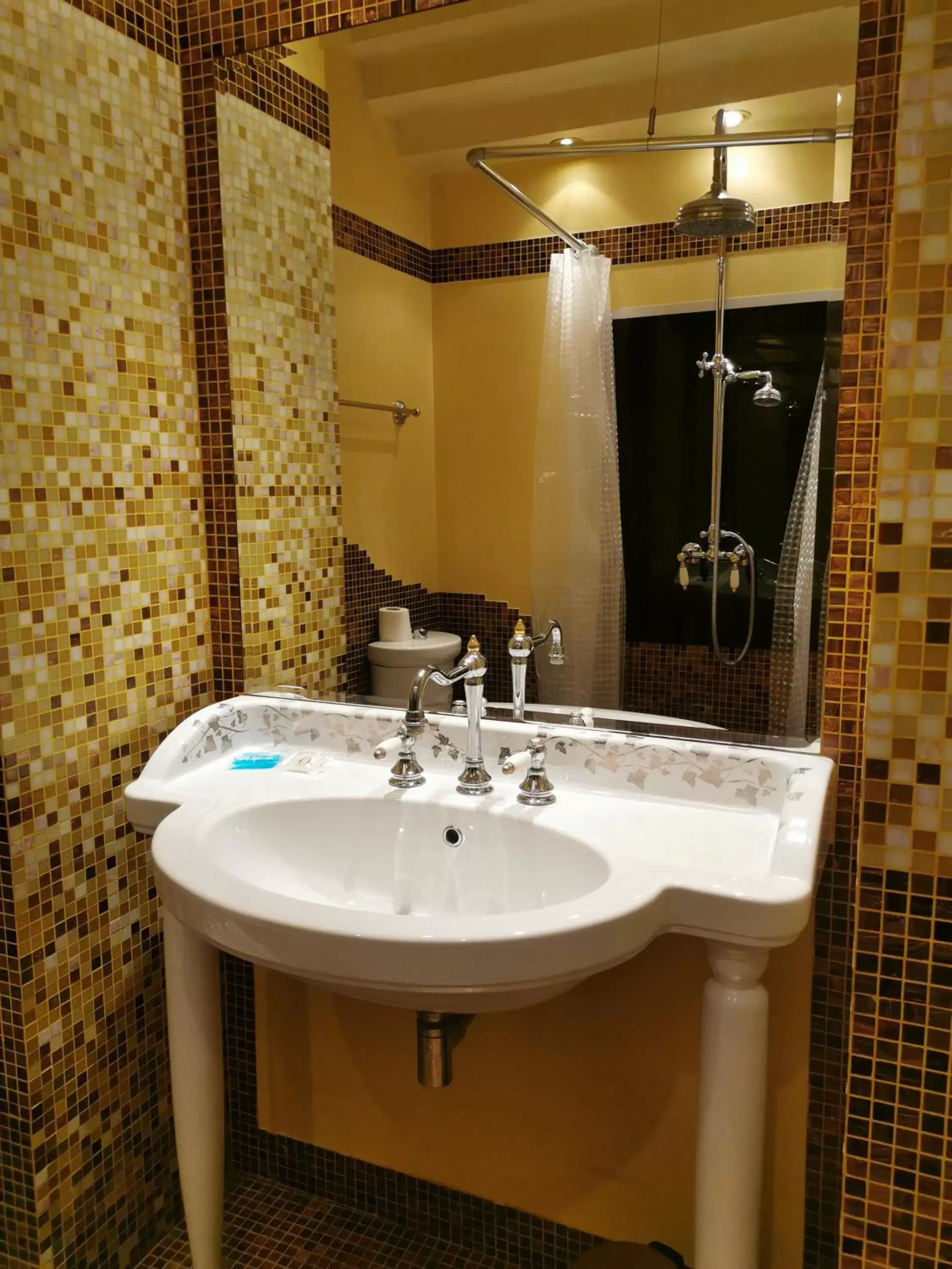 Bathroom in Venice Dose Suite