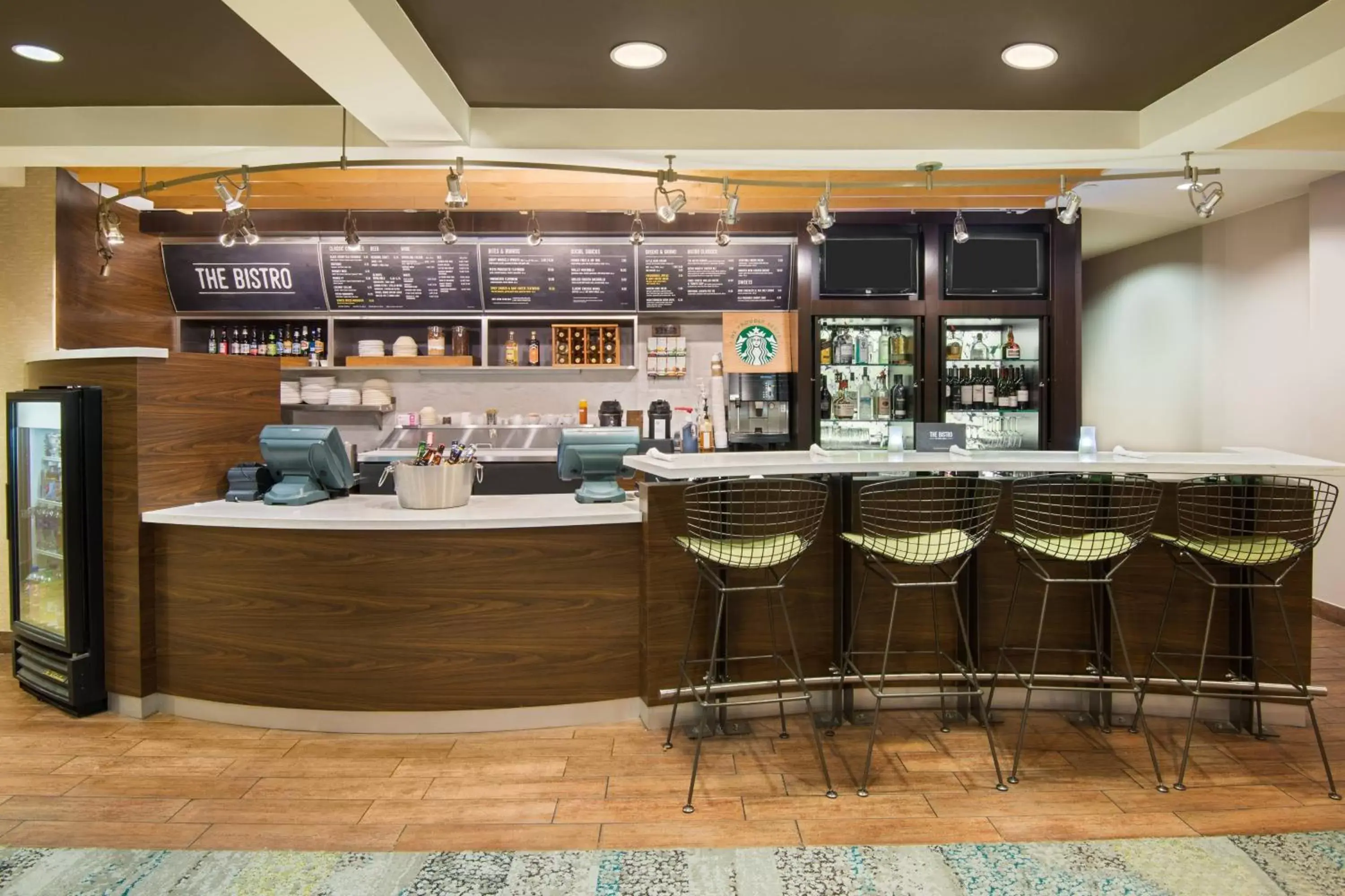 Restaurant/places to eat, Lounge/Bar in Courtyard by Marriott Springfield Airport
