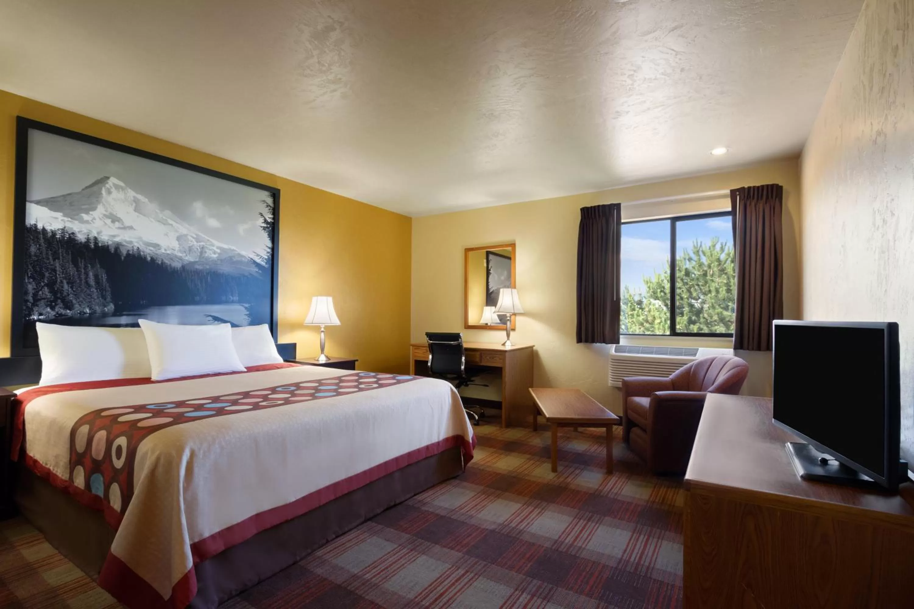 Photo of the whole room, Bed in Super 8 by Wyndham Kennewick