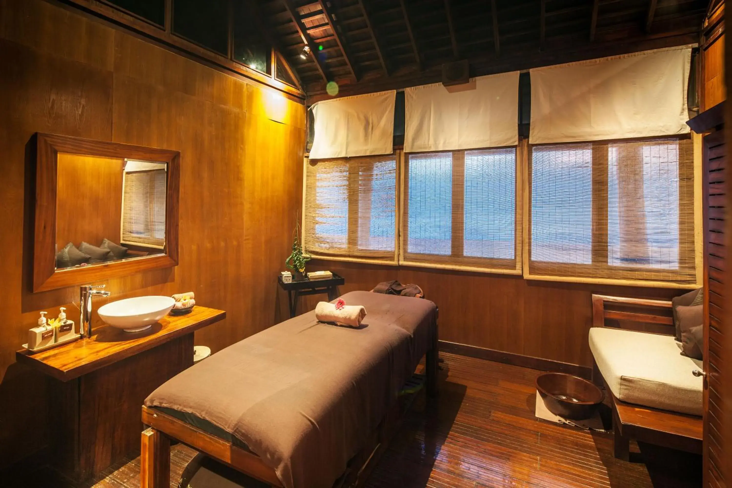 Massage in Mount Lavinia Beach Hotel