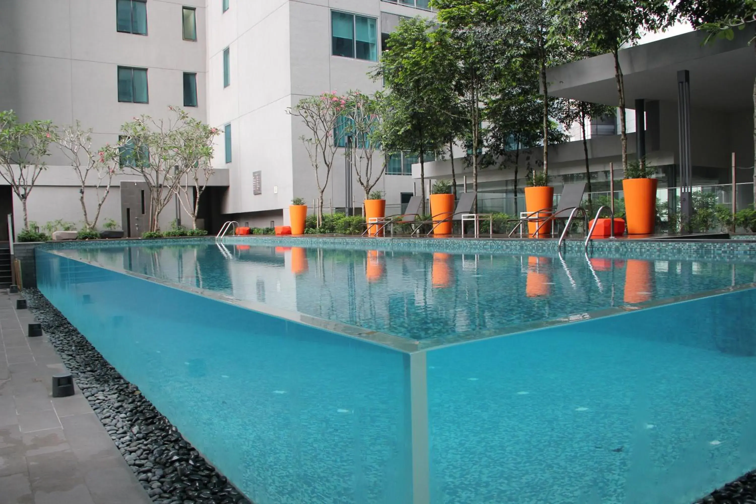 Swimming pool in Summer Suites Residences by Subhome Swimming pool in Summer Suites Residences by Subhome