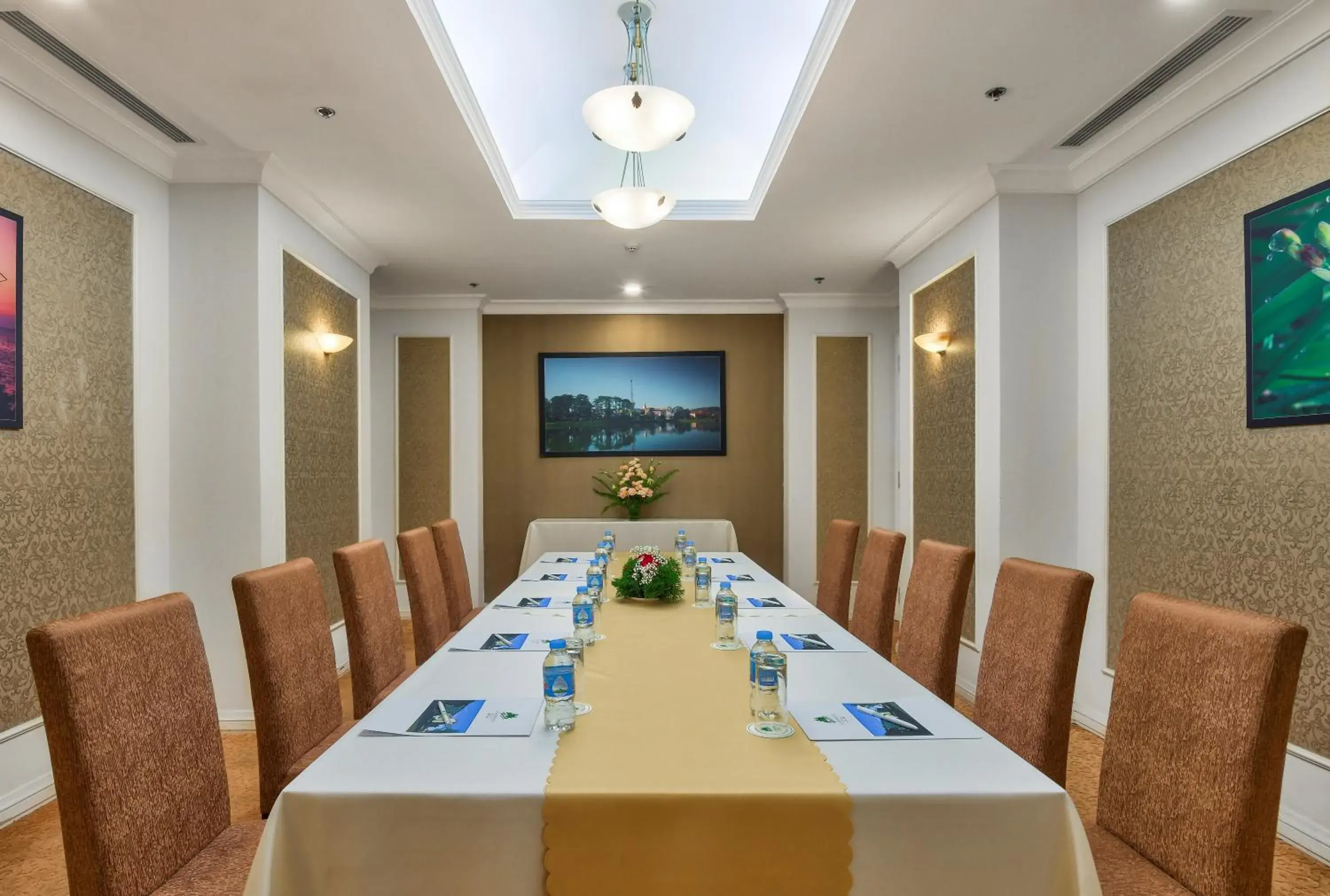 Meeting/conference room in La Sapinette Hotel