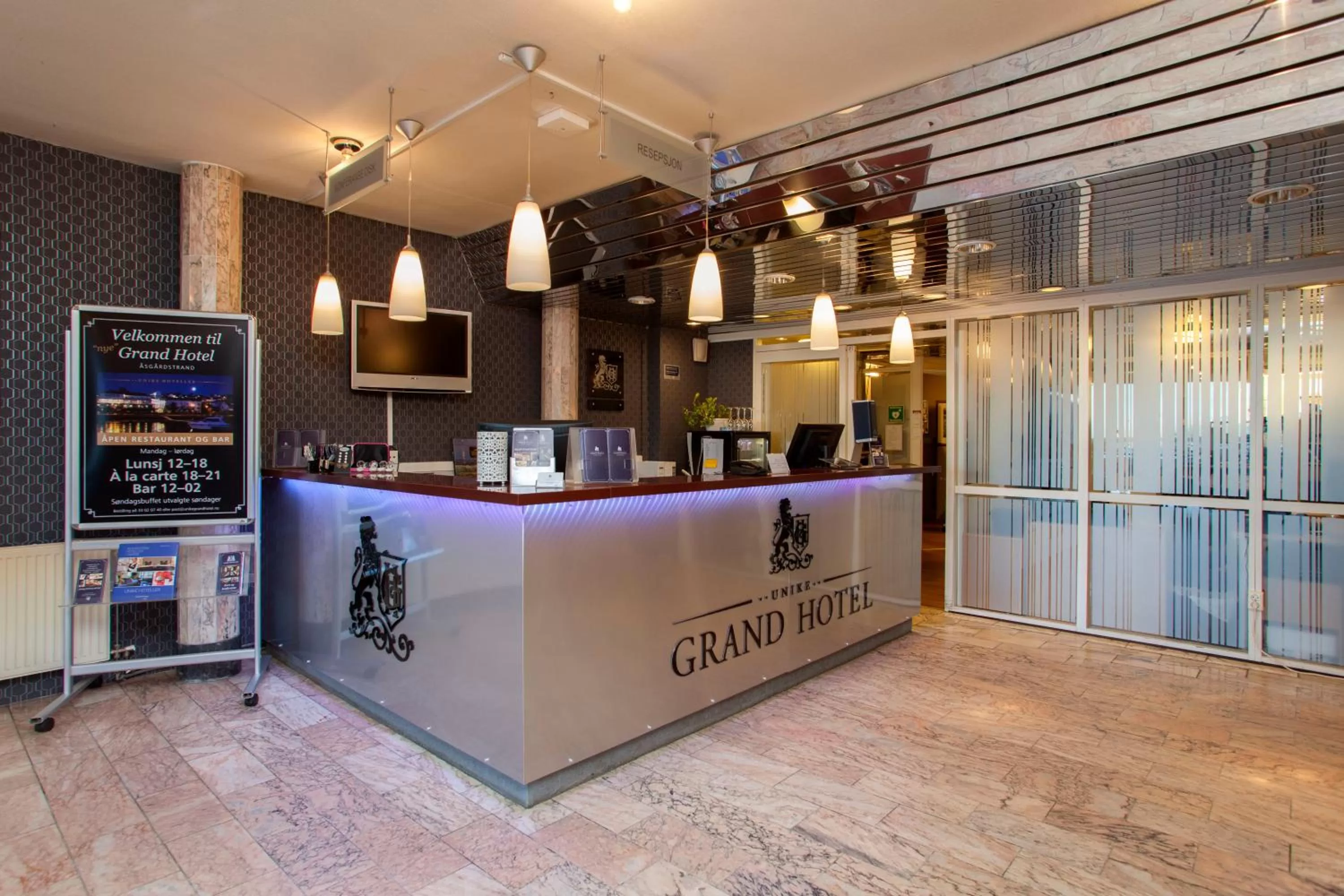 Lobby or reception in Grand Hotel Åsgårdstrand - Unike Hoteller