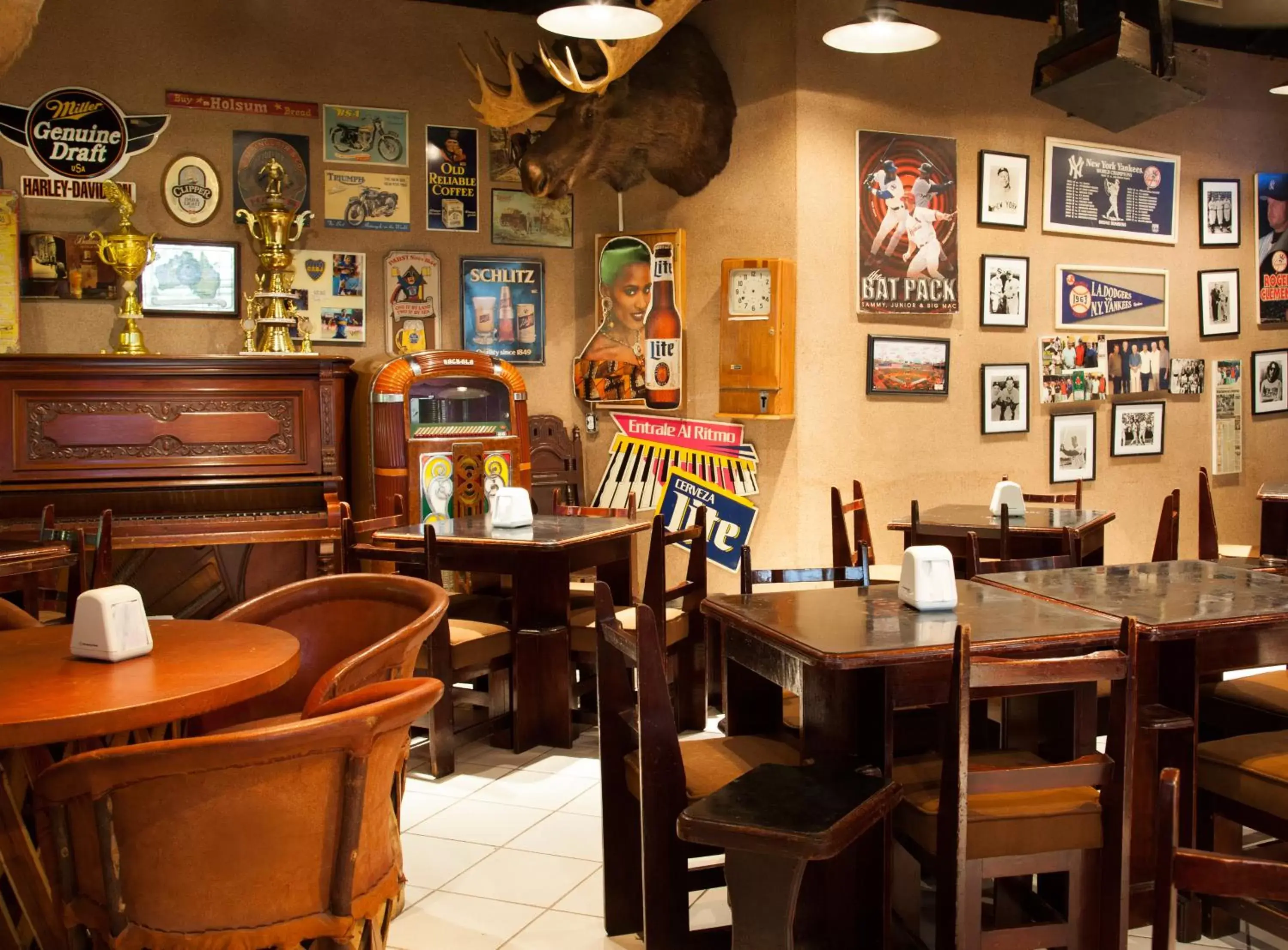 Lounge or bar, Restaurant/Places to Eat in Hotel Viva Villahermosa
