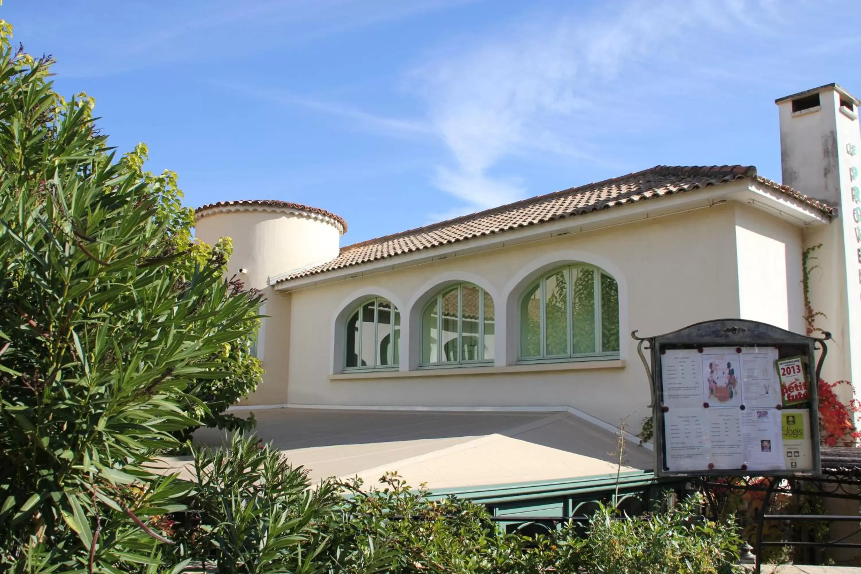 Property Building in Le Provençal