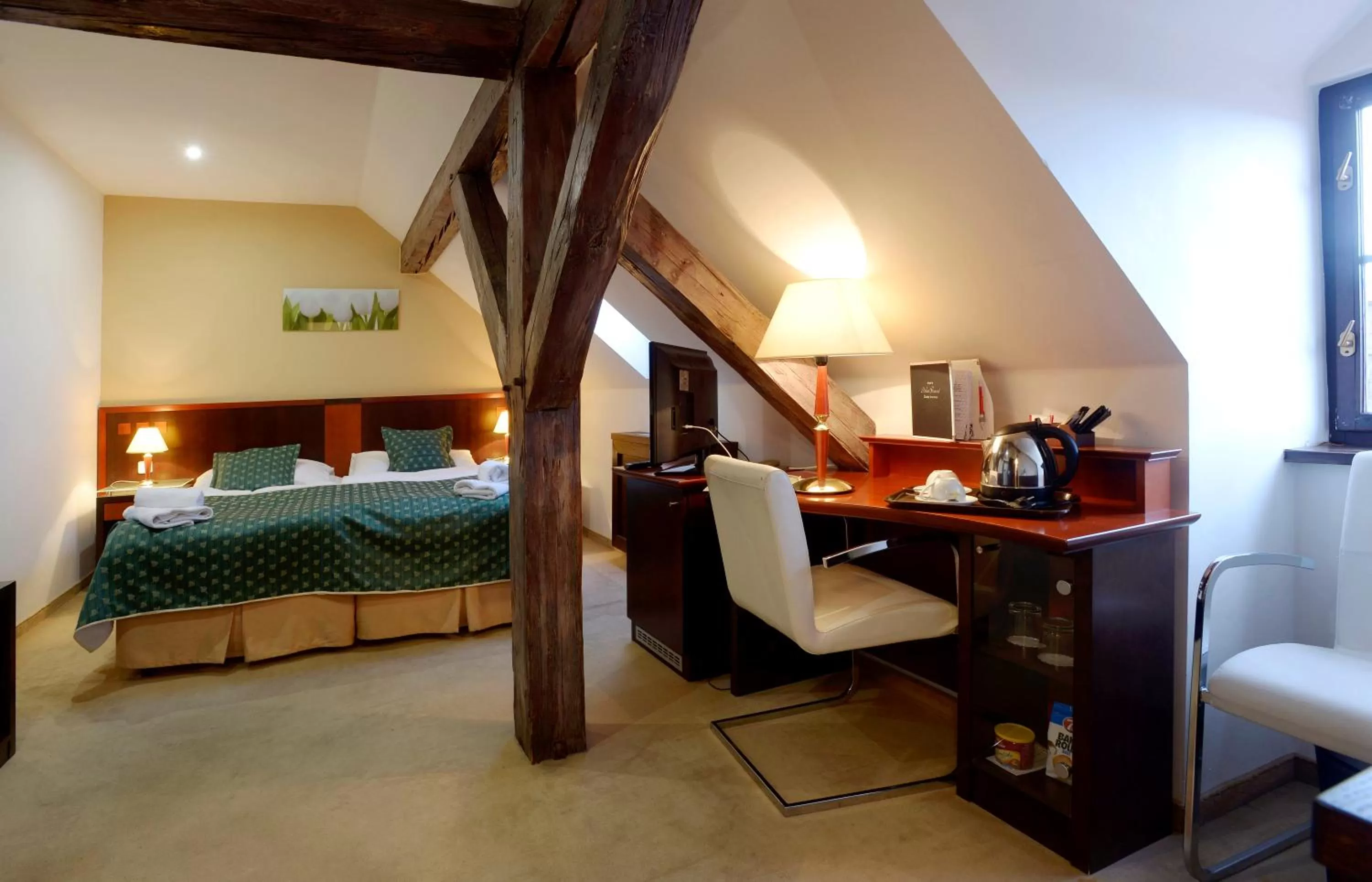 Bedroom, Bed in Hotel Grand