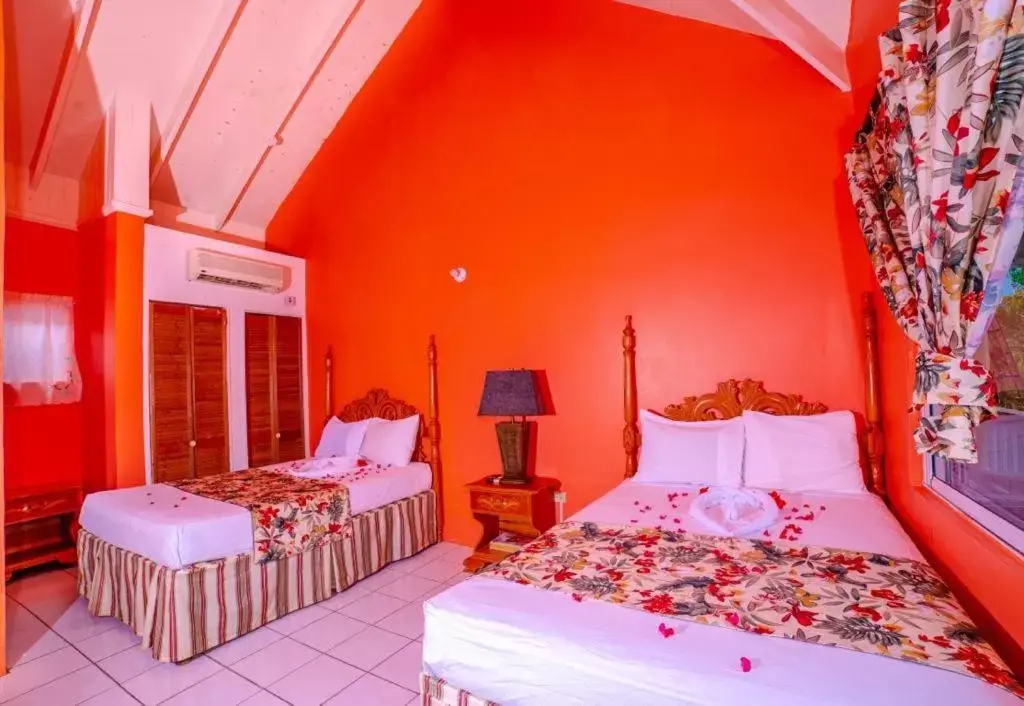 Photo of the whole room, Bed in Tamboo Resort