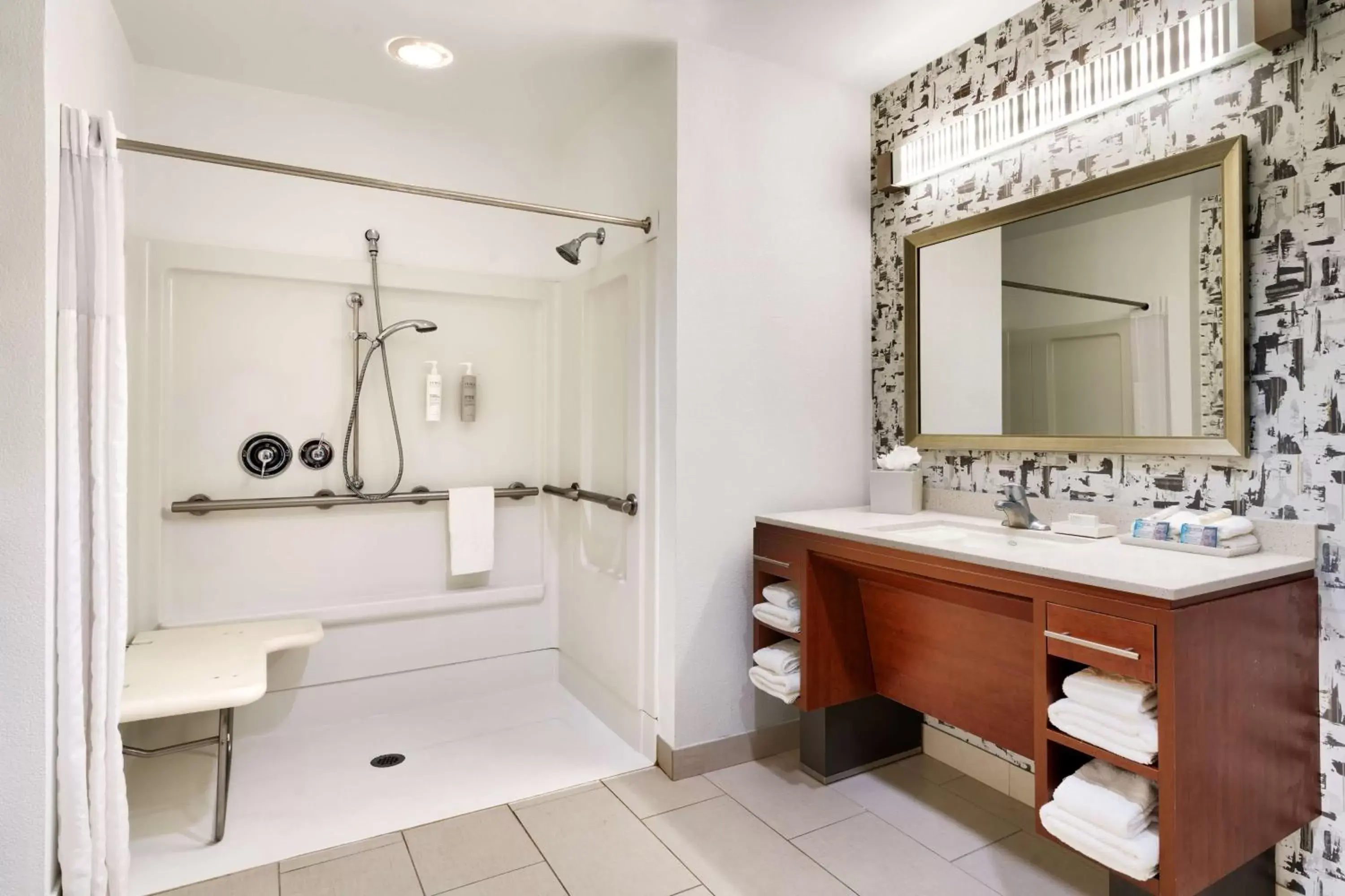 Bathroom in Home2 Suites by Hilton Houston/Katy