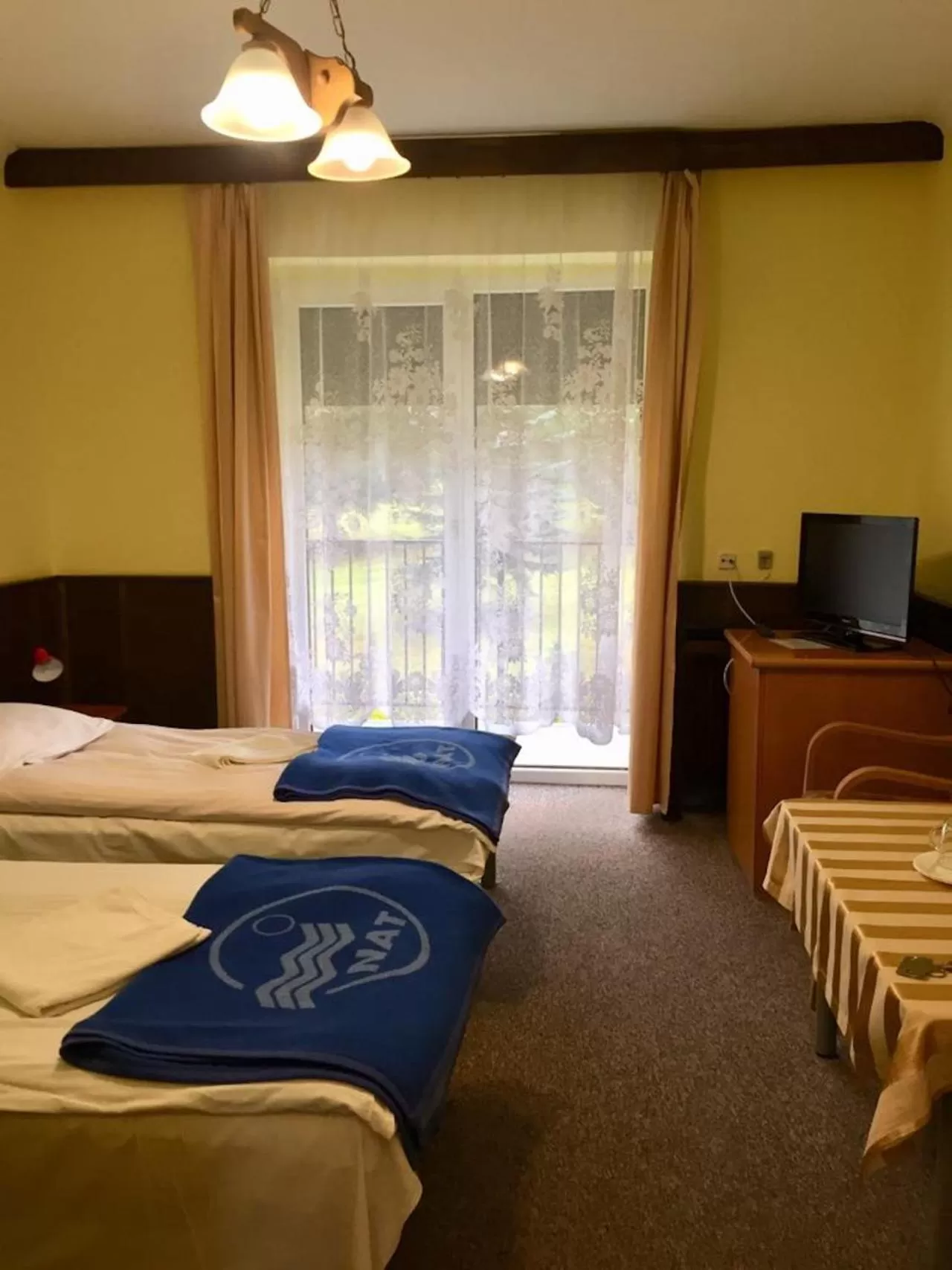 TV and multimedia, Bed in OWR Relax - Hostel położony blisko atrakcji turystycznych