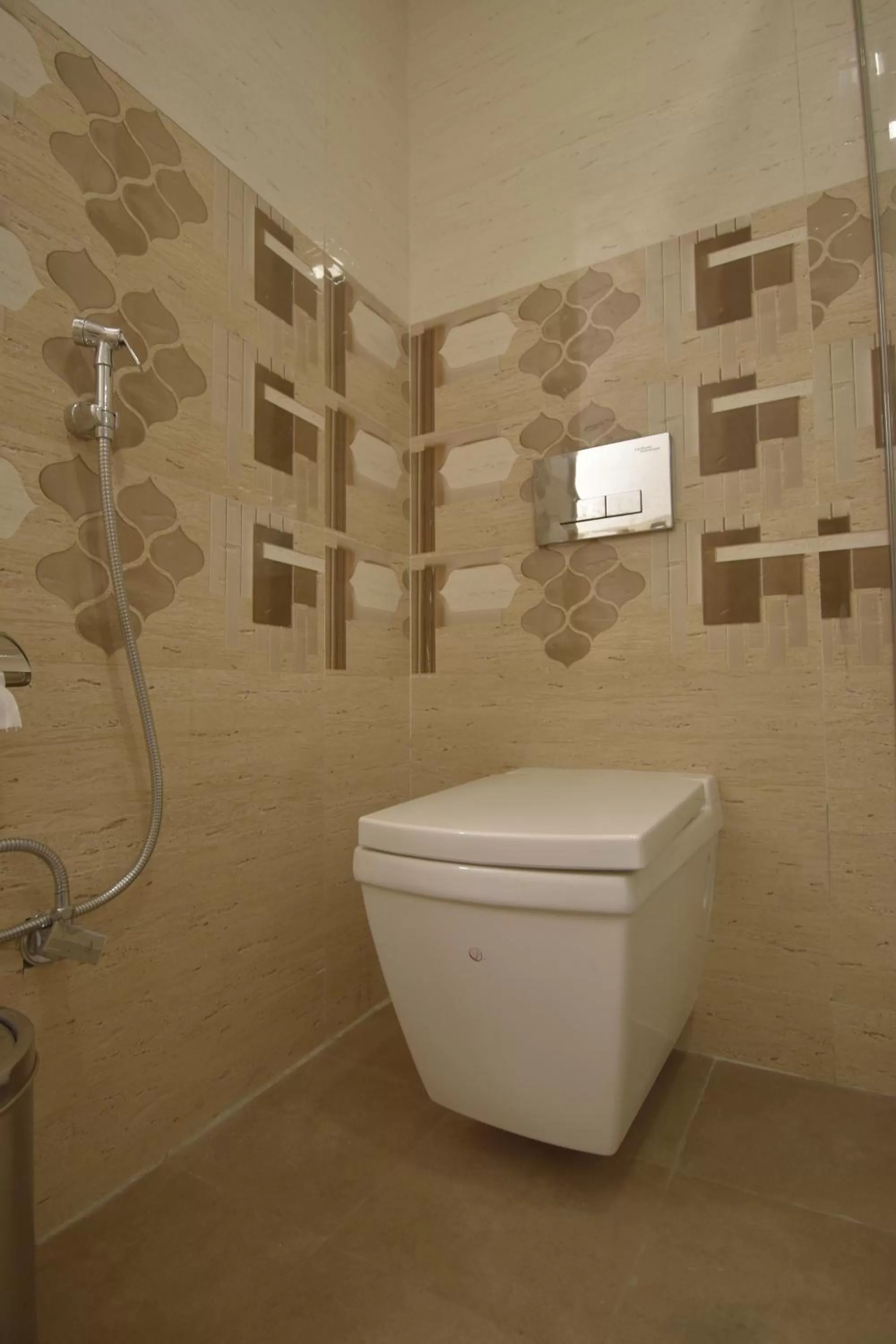 Shower, Bathroom in The Royal Castle AC Centralized