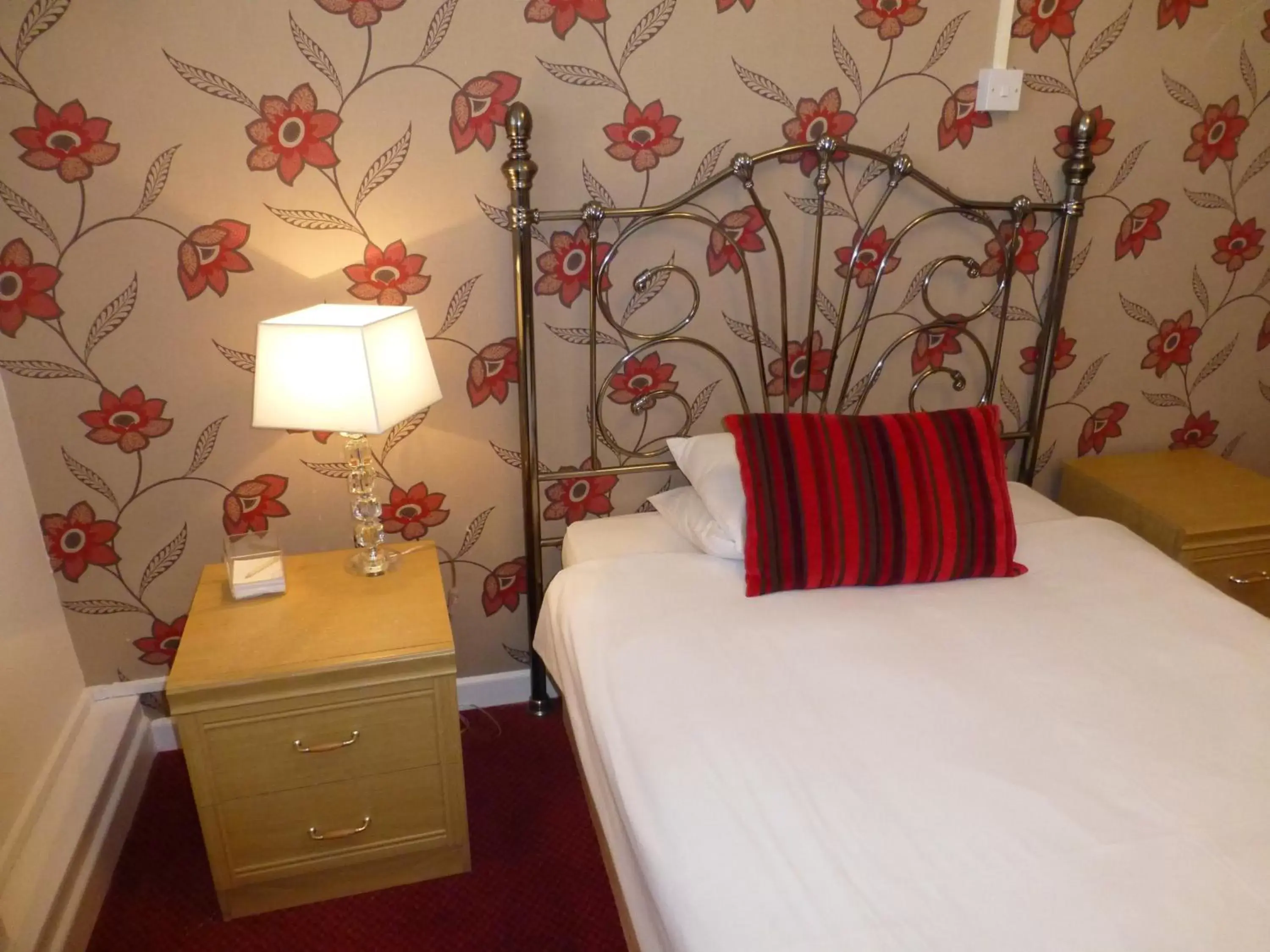 Bedroom, Bed in Maes Manor Country Hotel