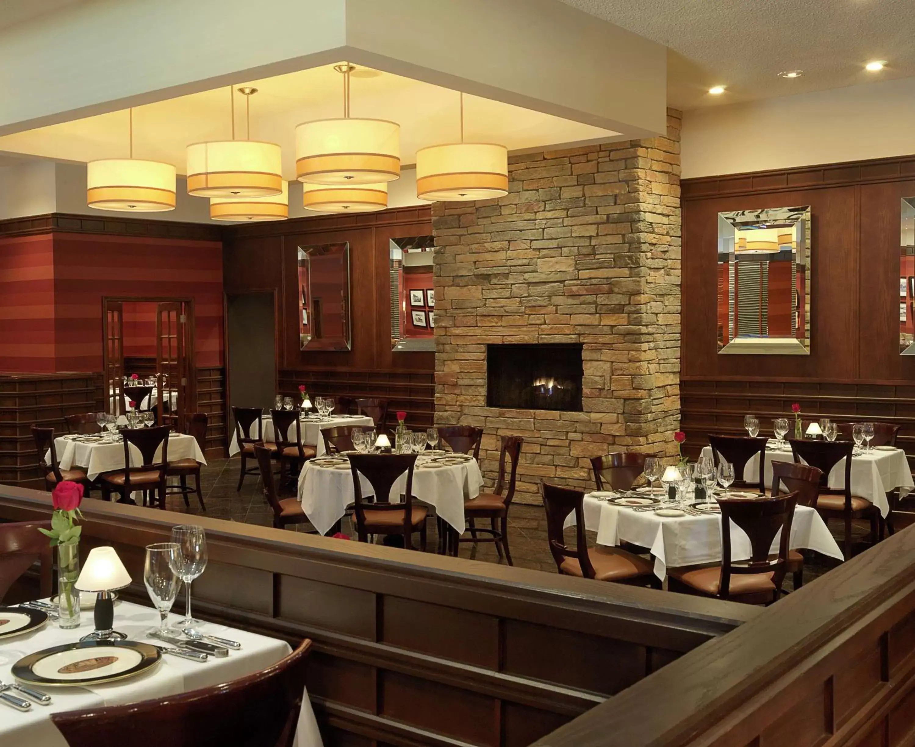 Restaurant/Places to Eat in DoubleTree by Hilton Collinsville/St.Louis