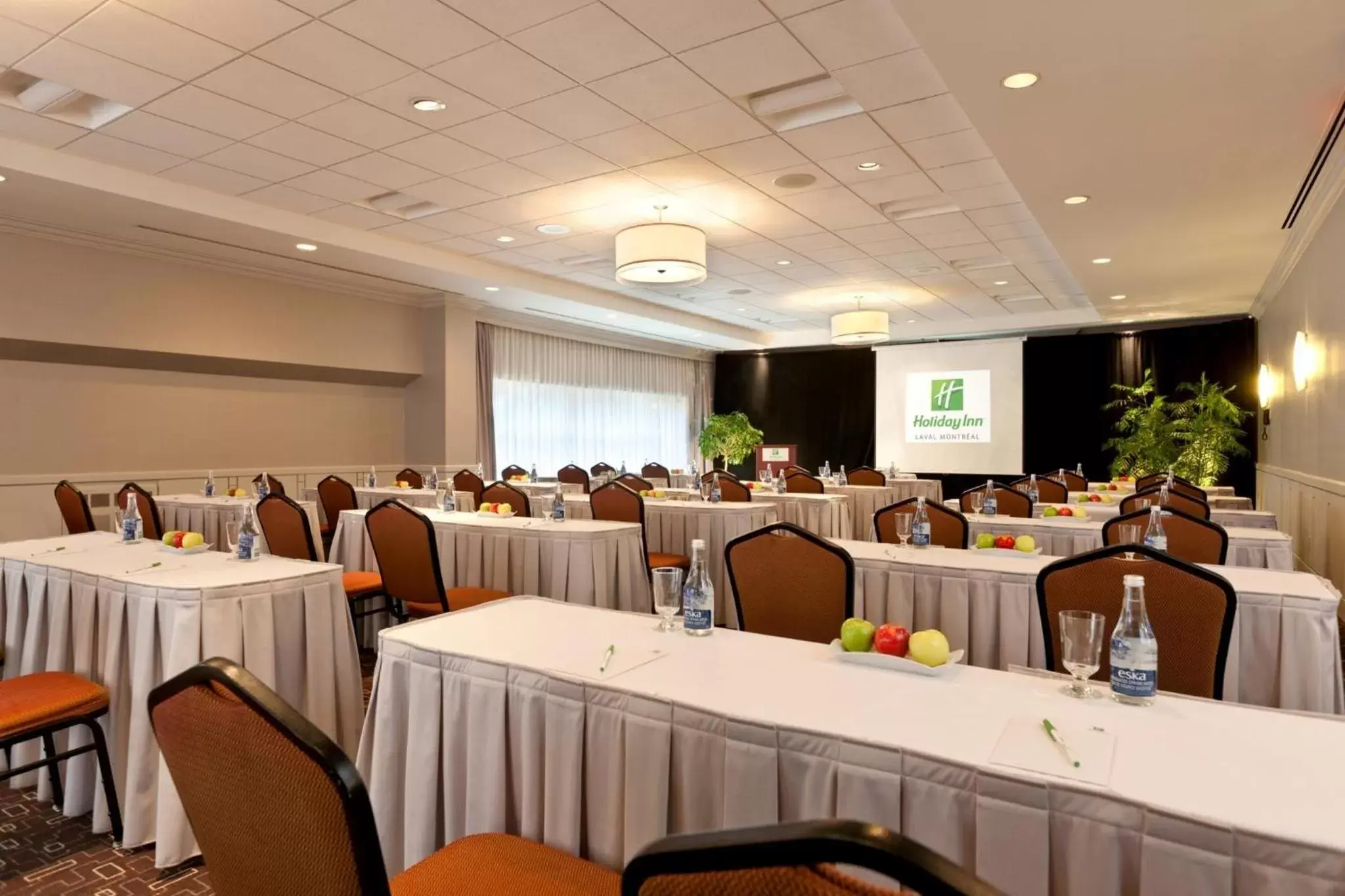 Meeting/conference room in Holiday Inn Laval Montreal, an IHG Hotel