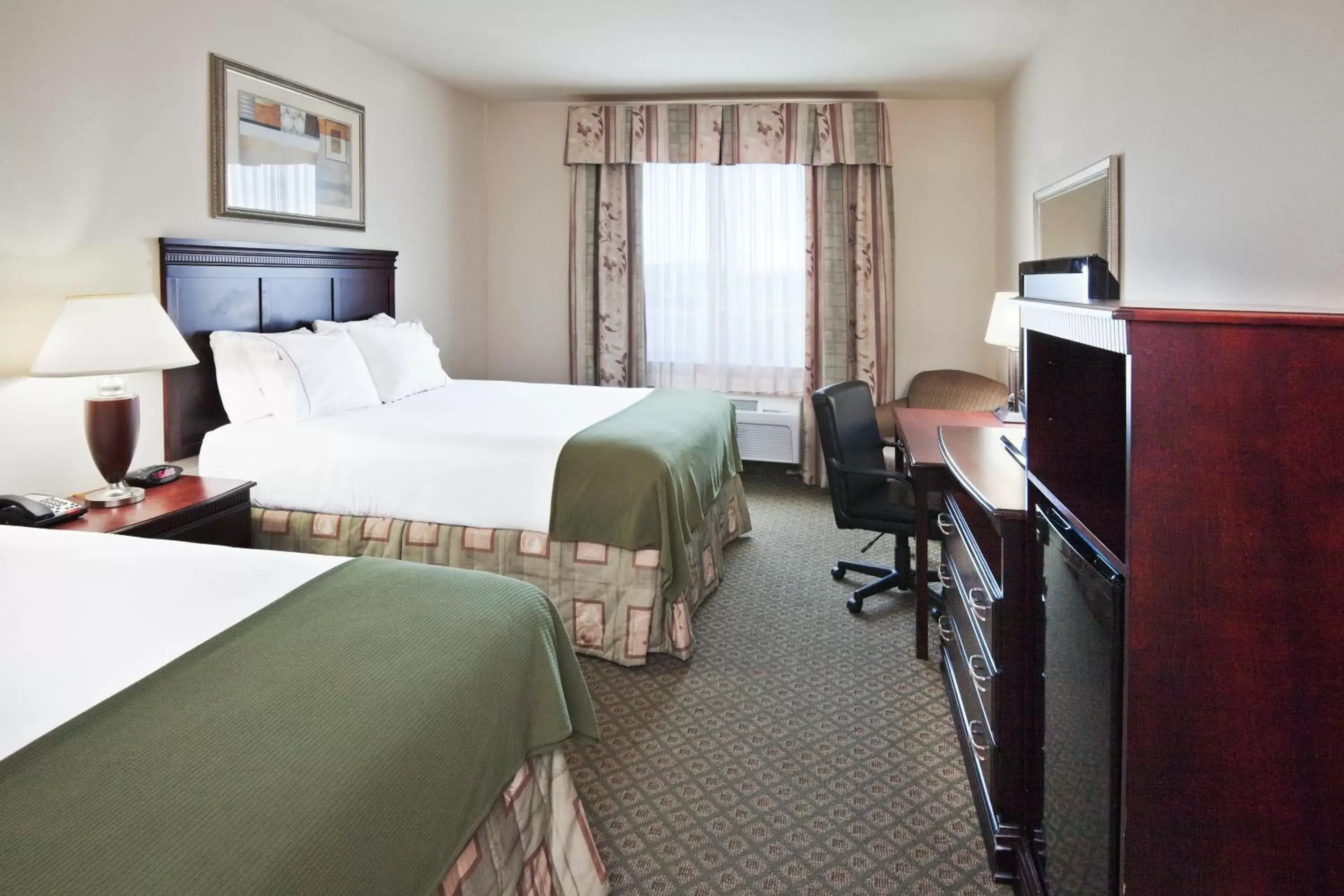 Day, Bed in Holiday Inn Express Hotel and Suites Corsicana I-45, an IHG Hotel