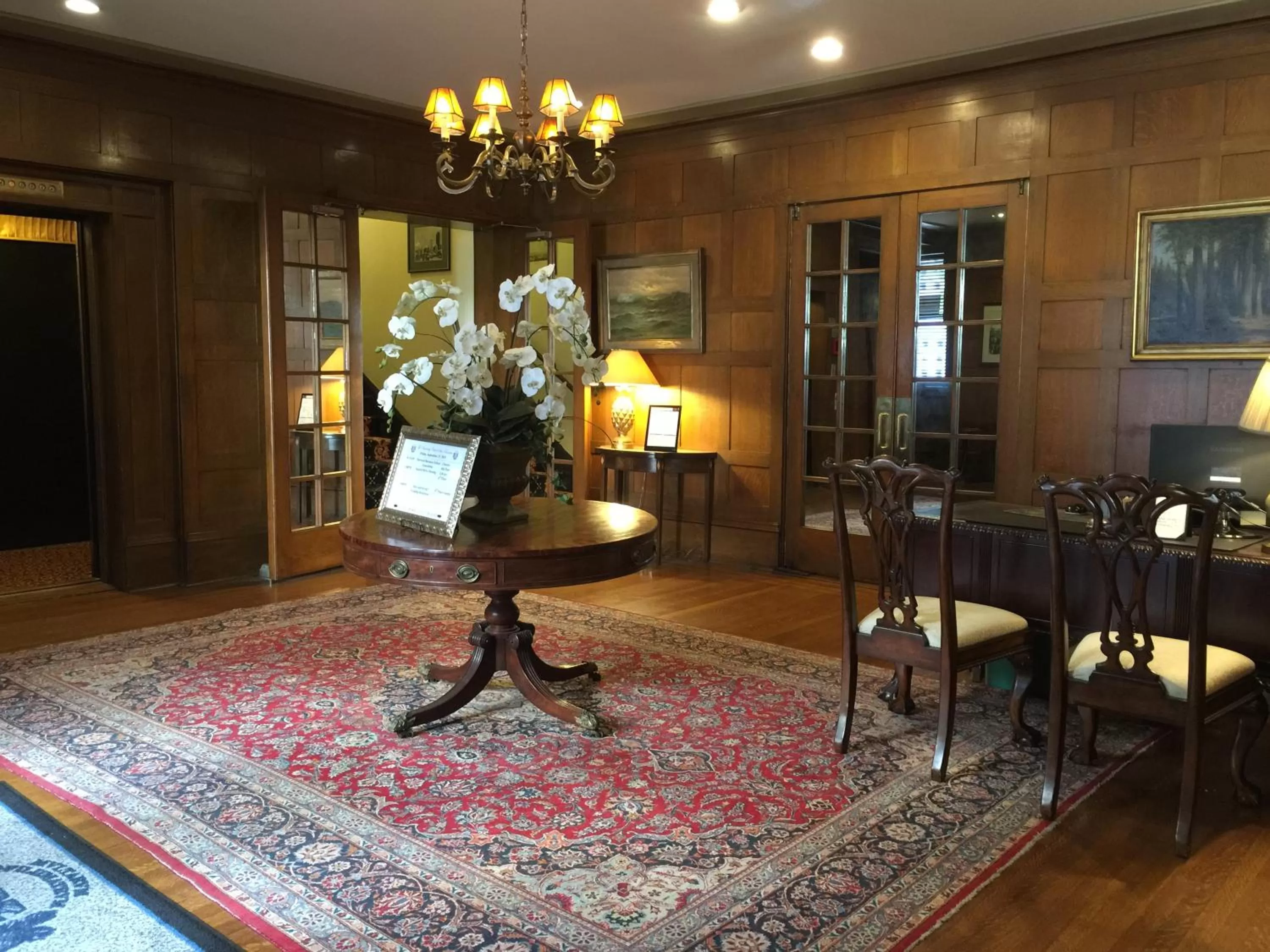 Lobby or reception in University Club of San Francisco