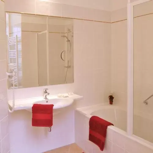 Bathroom in Pertschy Palais Hotel