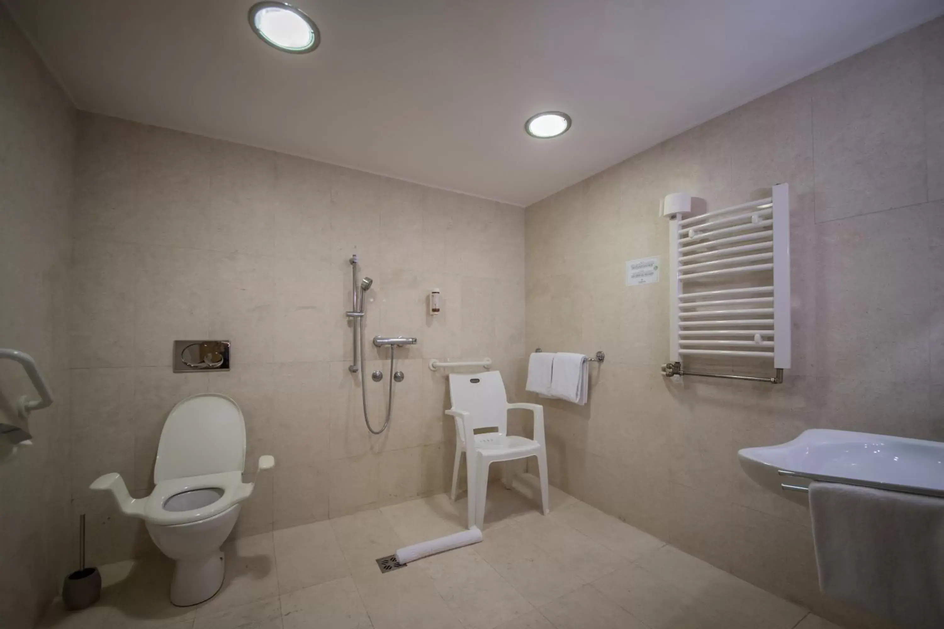 Bathroom in Putnik Inn Belgrade