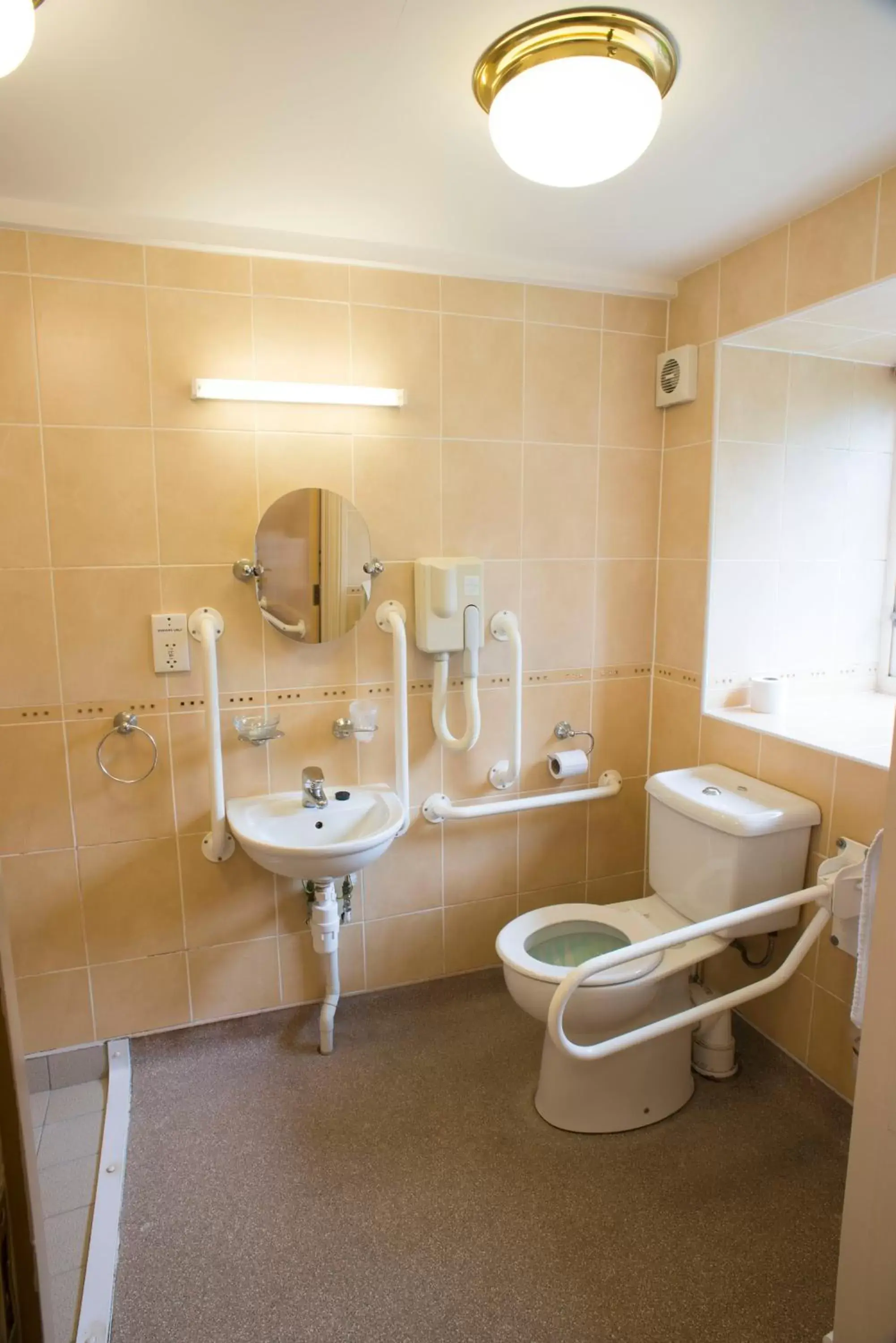 Bathroom in The Highwayman Inn