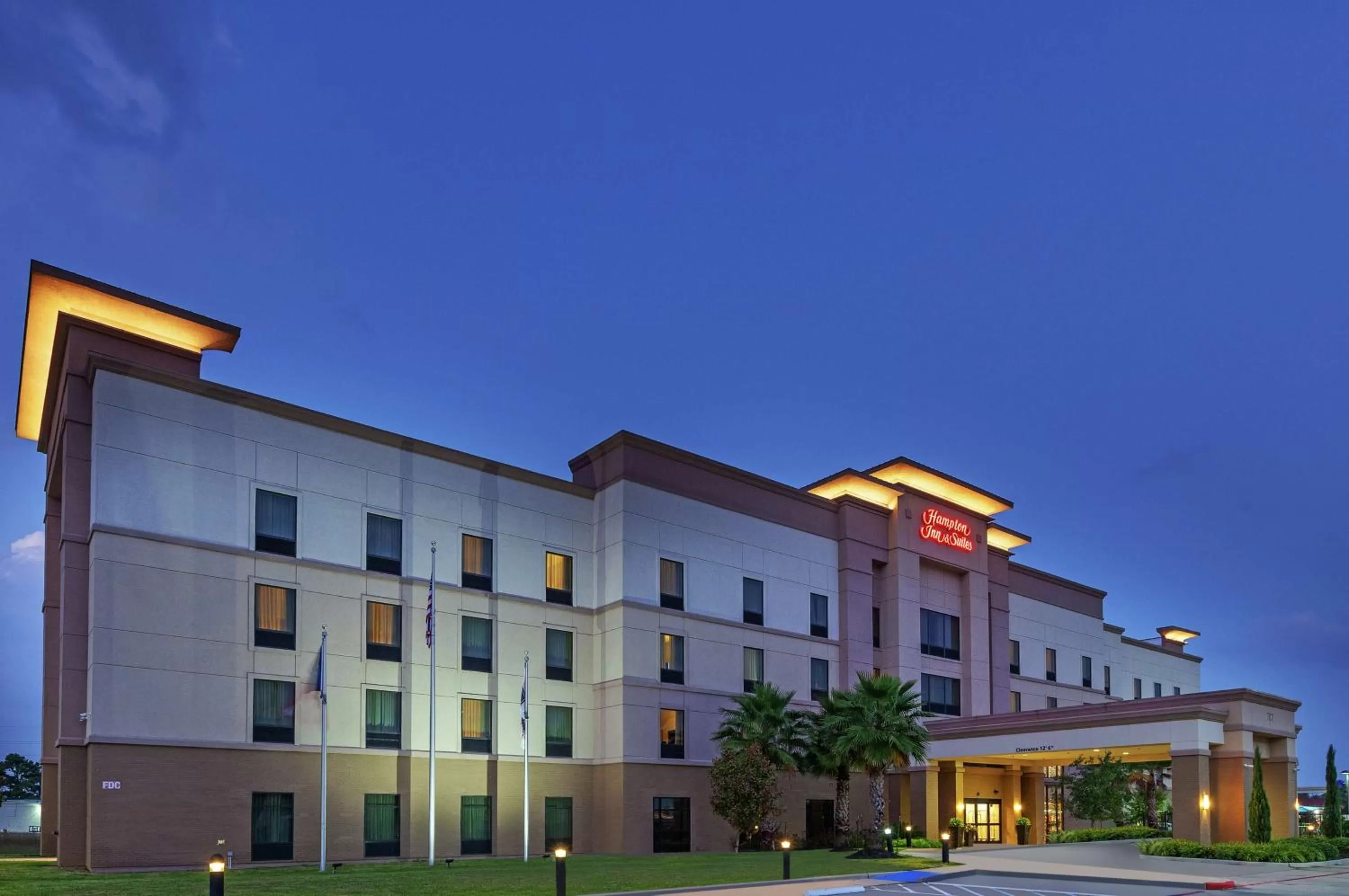 Property building in Hampton Inn & Suites Houston North IAH, TX