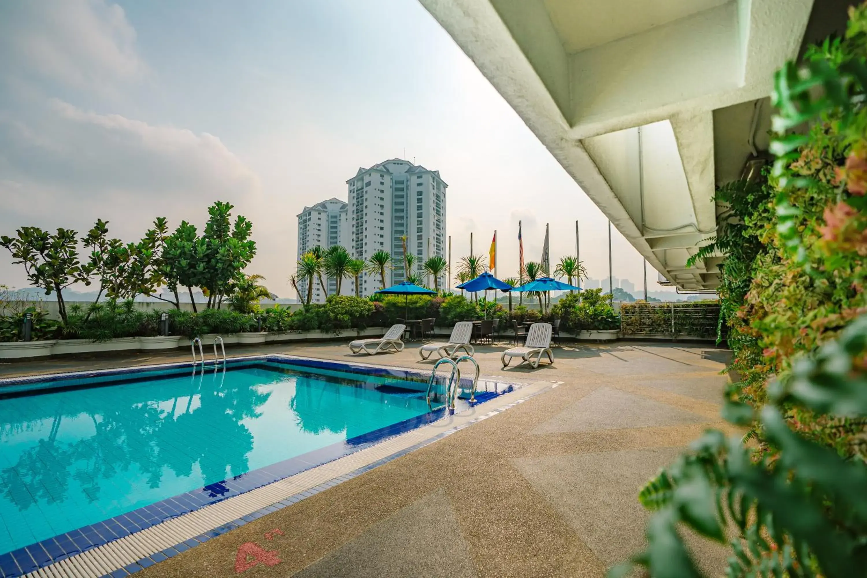 Swimming pool in Crystal Crown Hotel Petaling Jaya Swimming pool in Crystal Crown Hotel Petaling Jaya