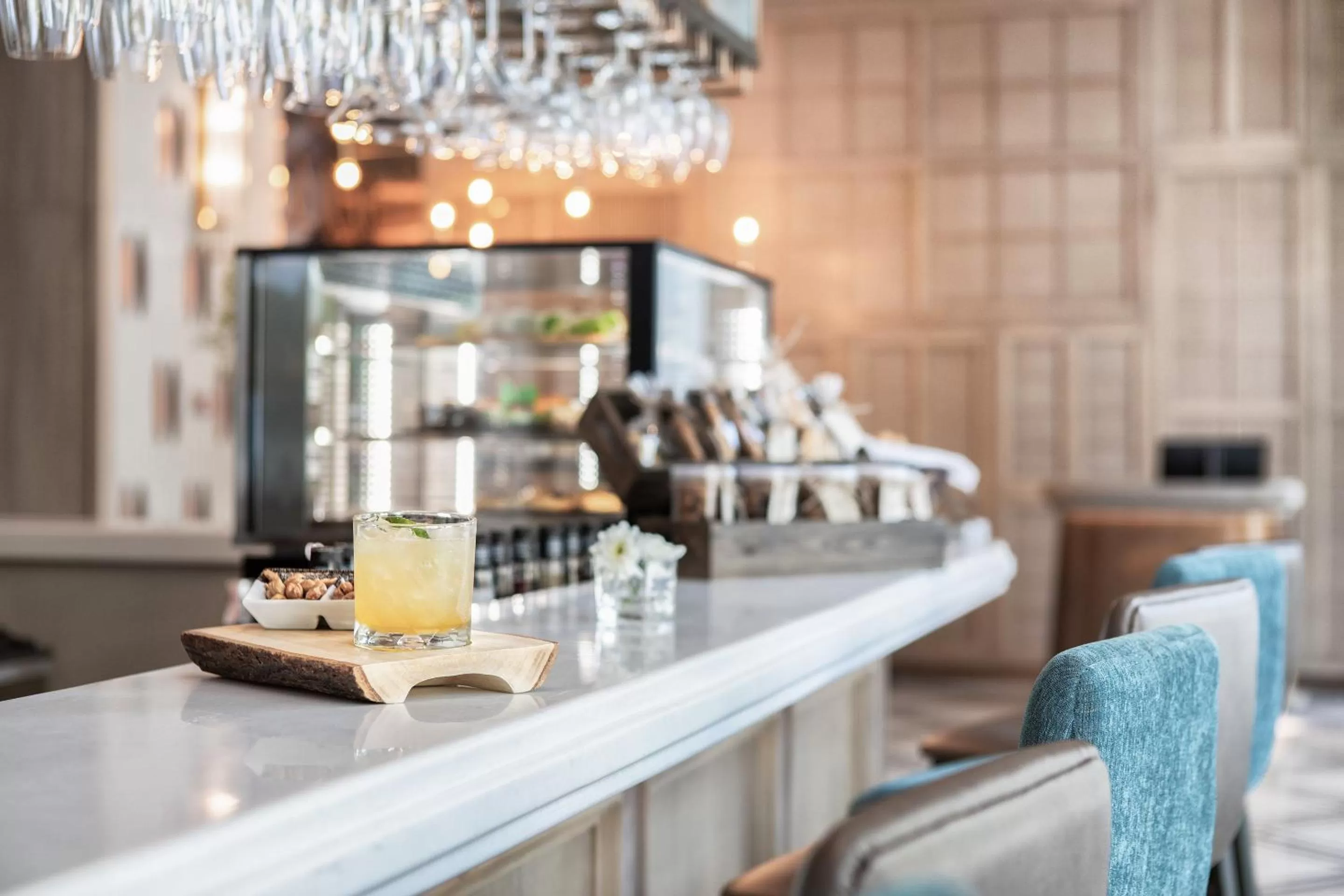 Lounge or bar in Mercure Bangkok Sukhumvit 24