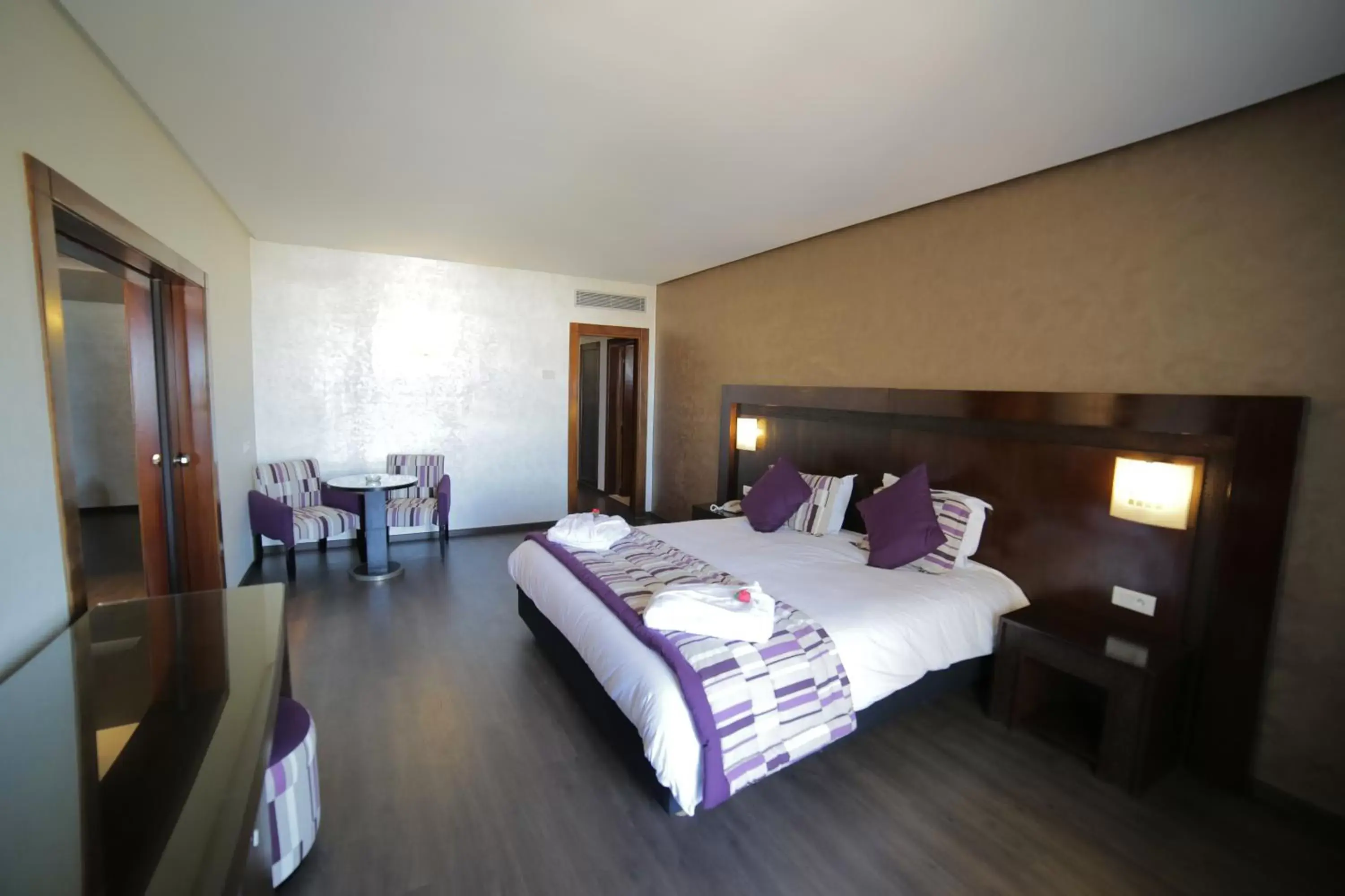 Photo of the whole room, Bed in Hotel Suisse Photo of the whole room, Bed in Hotel Suisse