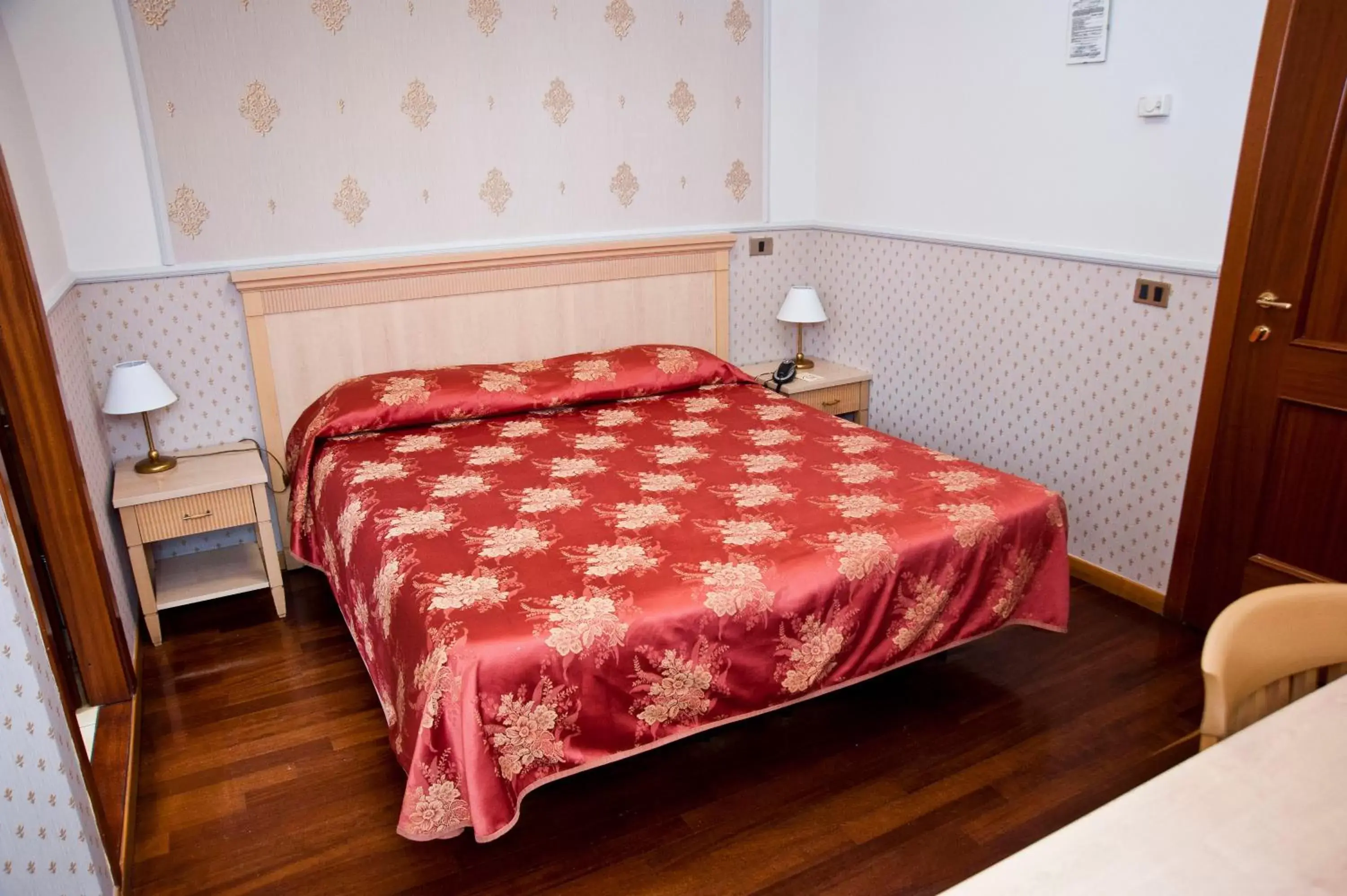 Bedroom, Bed in Hotel Arco Di Travertino