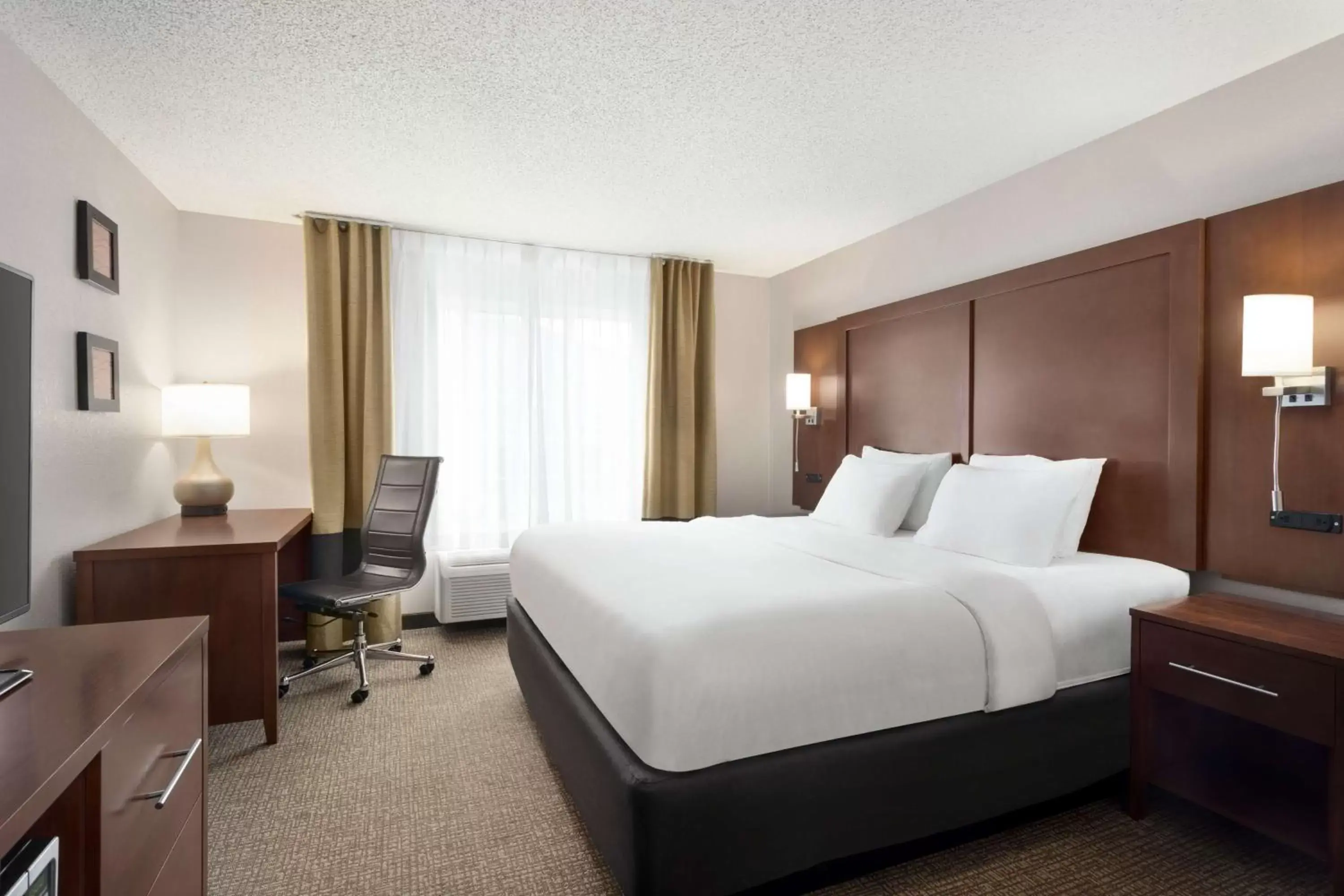 Photo of the whole room, Bed in Country Inn & Suites by Radisson, Stillwater, MN