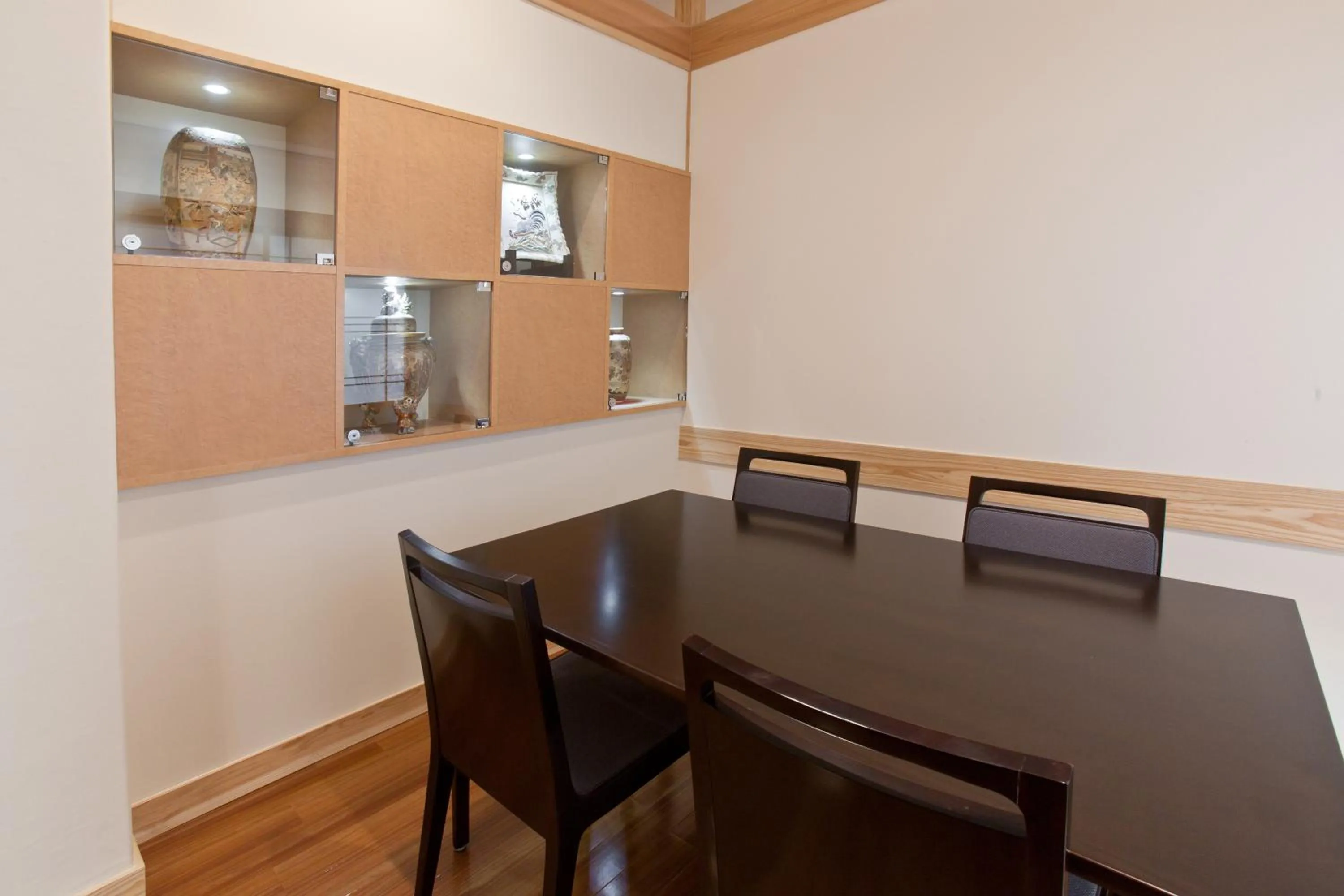 Banquet/Function facilities in Onsen Hotel Nakahara Bessou Nonsmoking, Earthquake retrofit