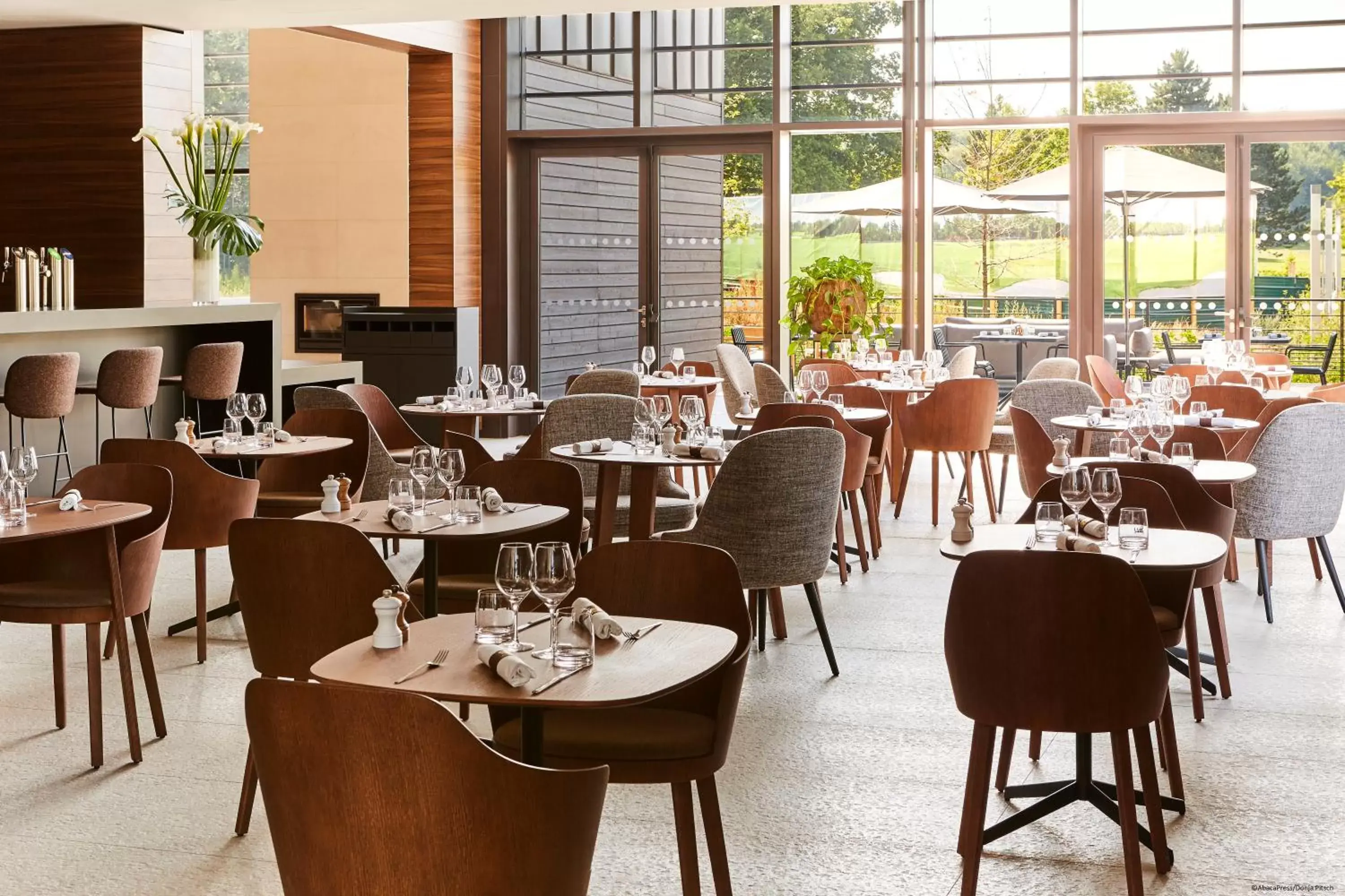 Restaurant/Places to Eat in Le Domaine des Vanneaux Golf et Spa Mgallery