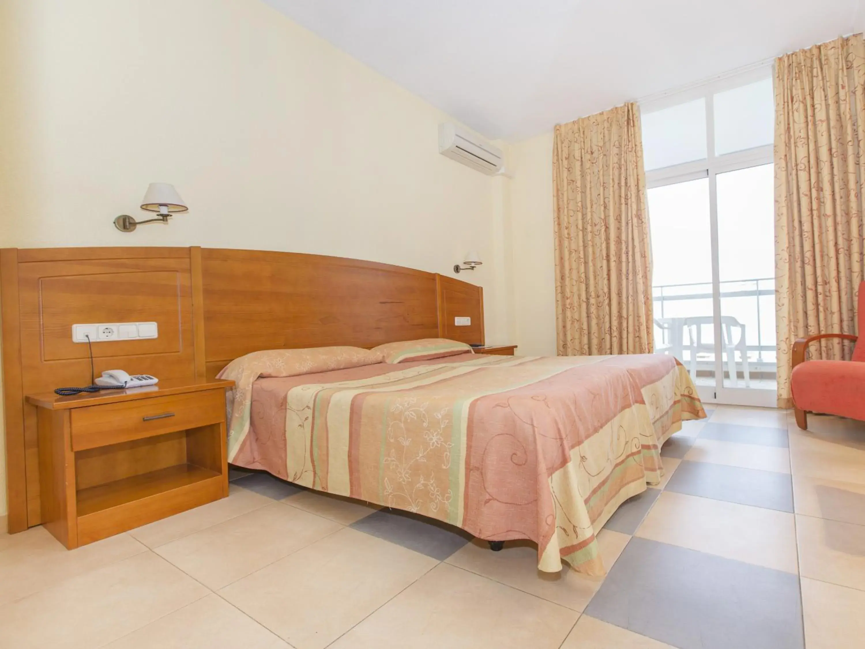 Single Room in Hotel Tres Anclas Single Room in Hotel Tres Anclas