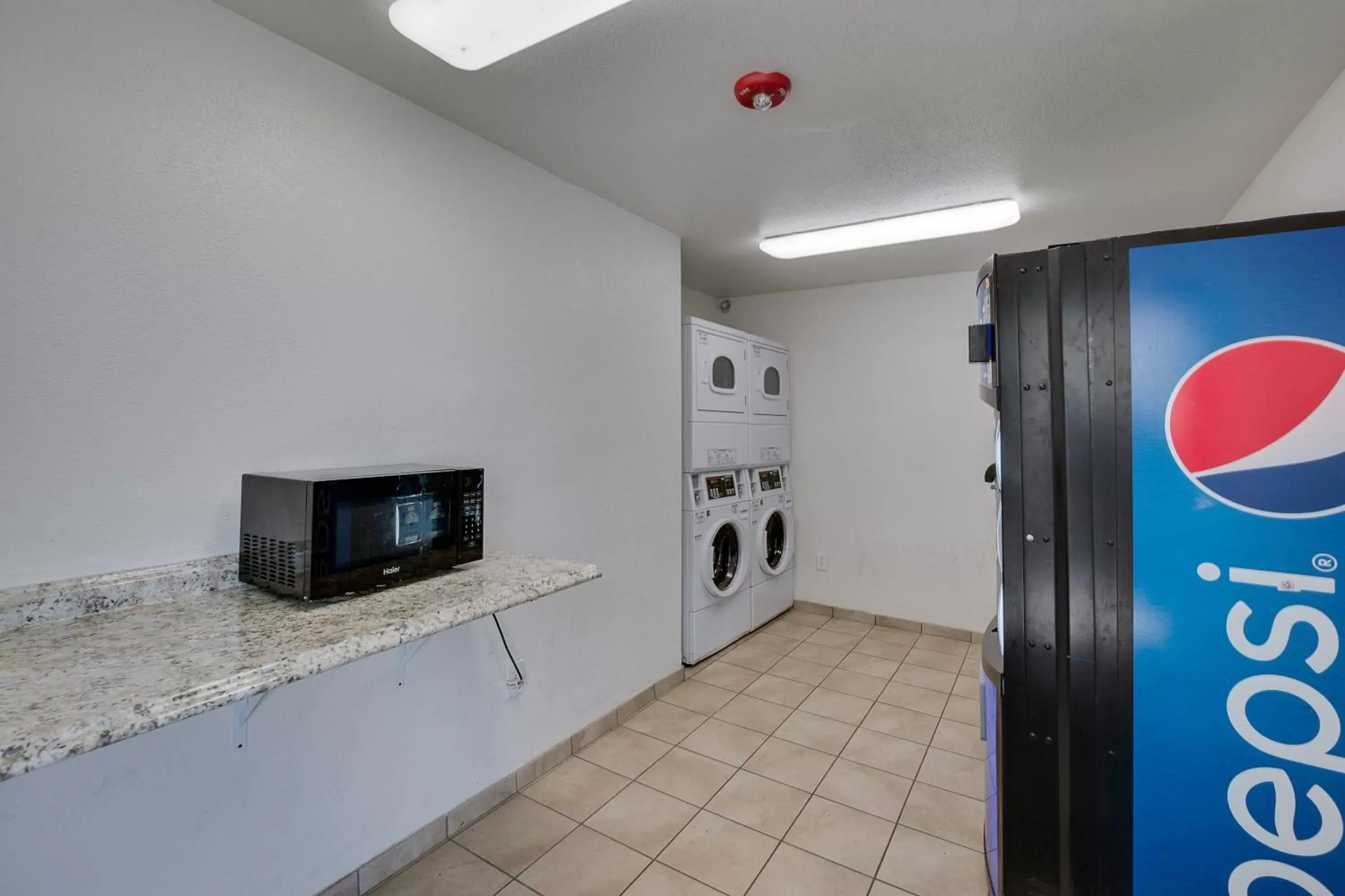 Other, Kitchen/Kitchenette in Motel 6-Columbus, OH - West
