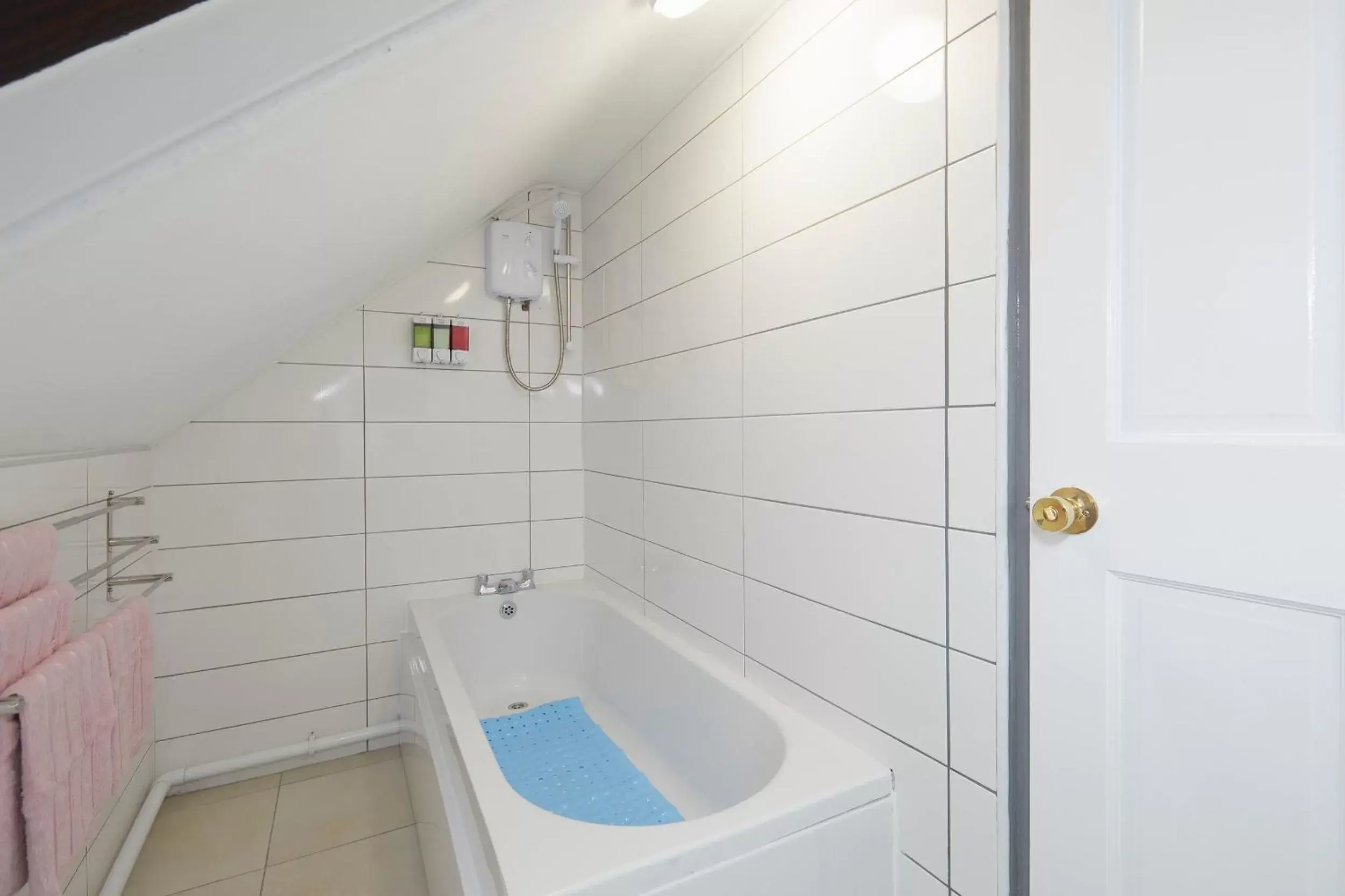 Bath, Bathroom in Parkside Lodge