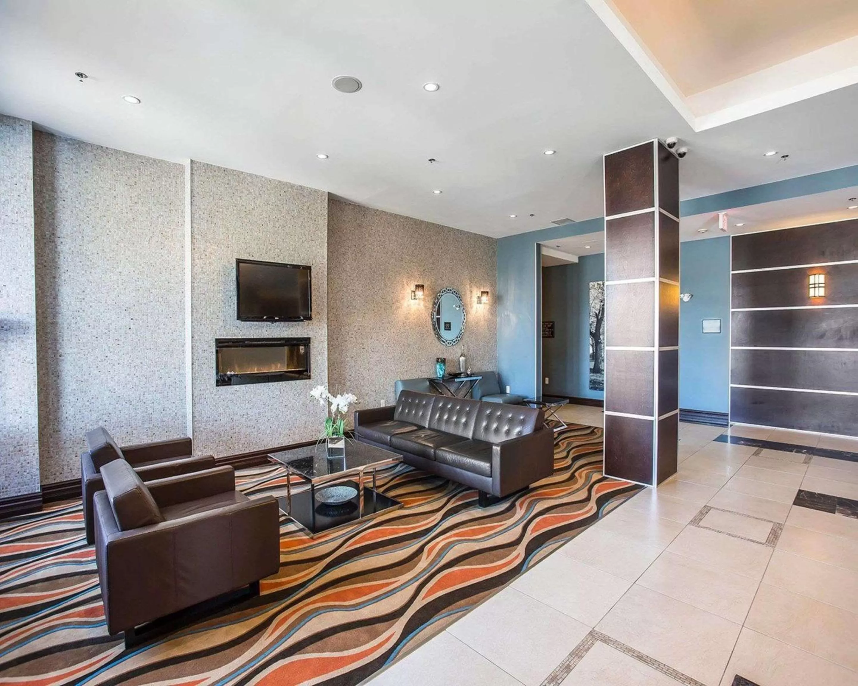 Lobby or reception in Comfort Hotel Bayer's Lake