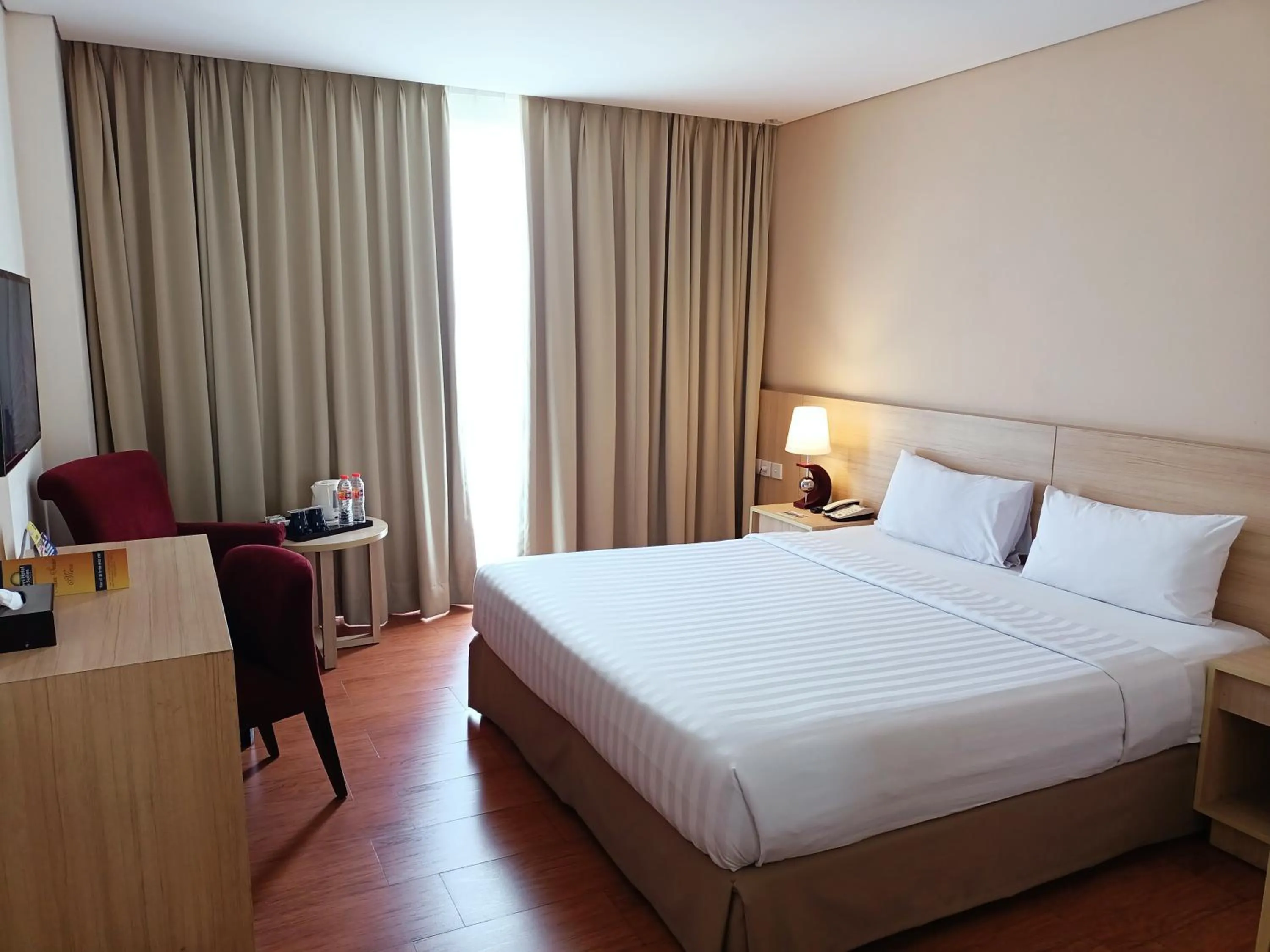 Bed in Days Hotel & Suites by Wyndham Jakarta Airport