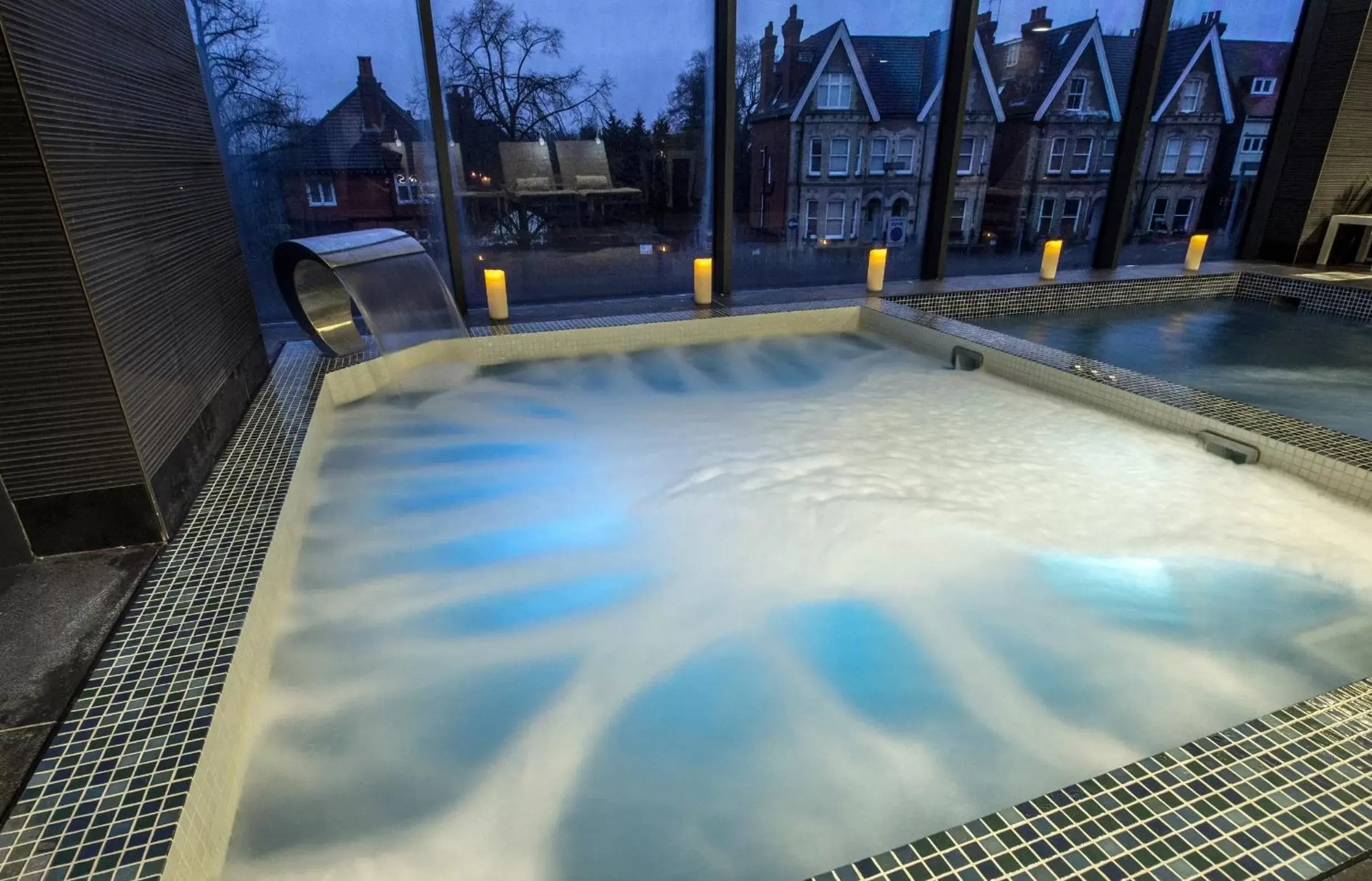 Hot Tub, Swimming Pool in Harbour Hotel Guildford