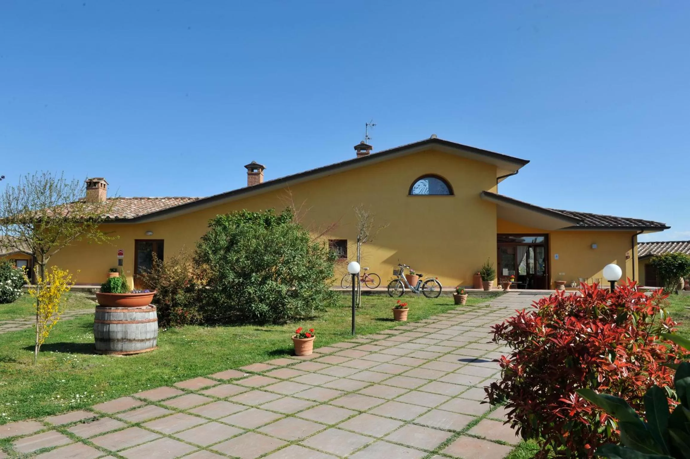 Property building in Le Macerine