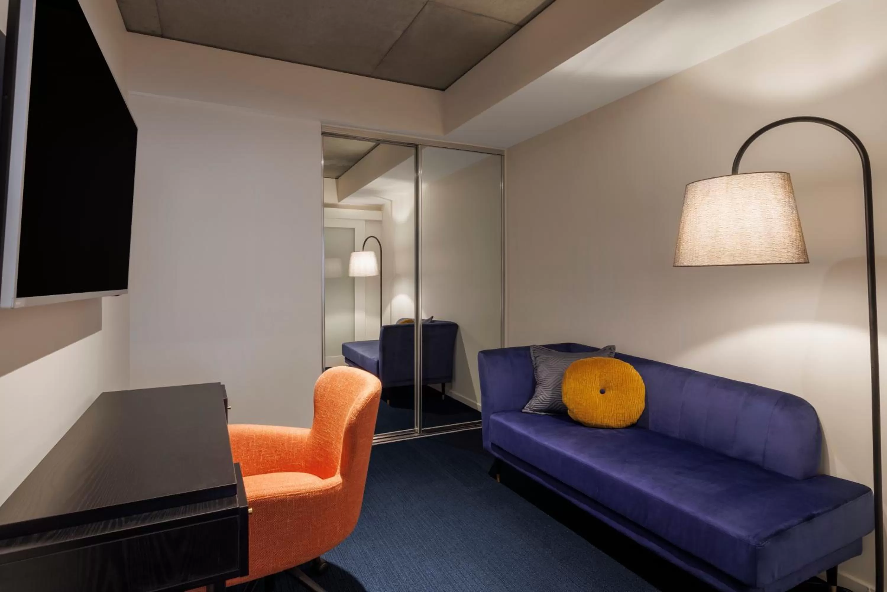 TV and multimedia in Avani Melbourne Jazz Corner Residences