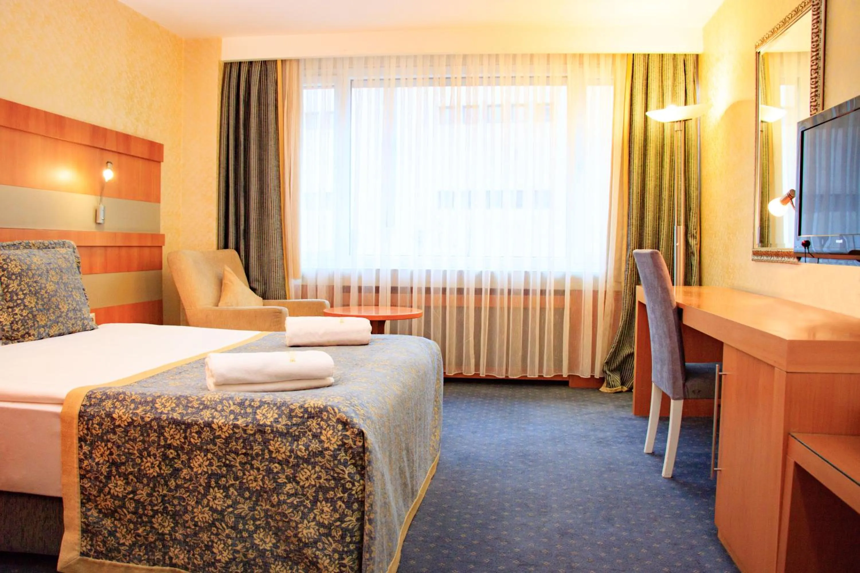 Photo of the whole room, Bed in Burcman Hotel