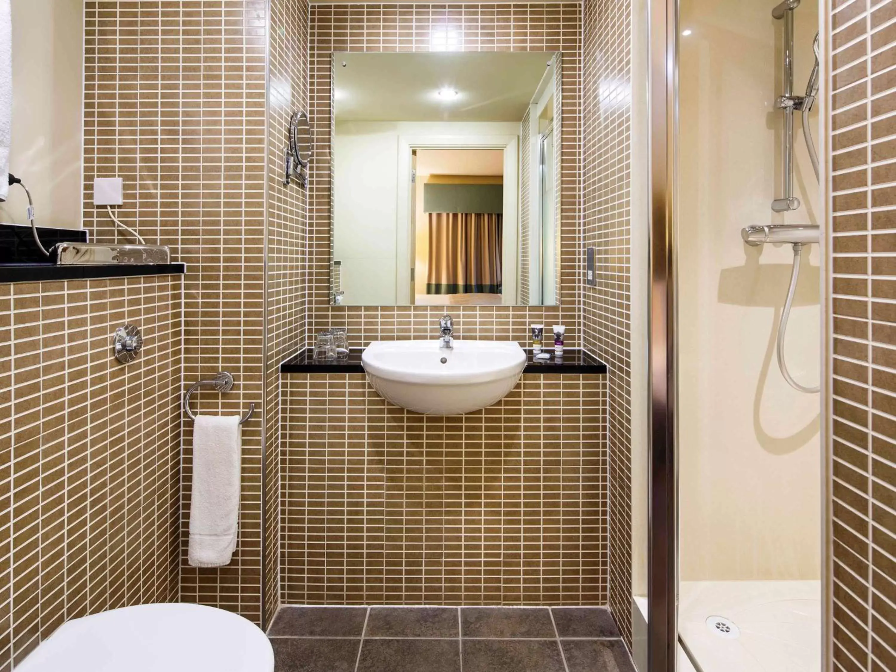 Photo of the whole room, Bathroom in Mercure Sheffield Parkway