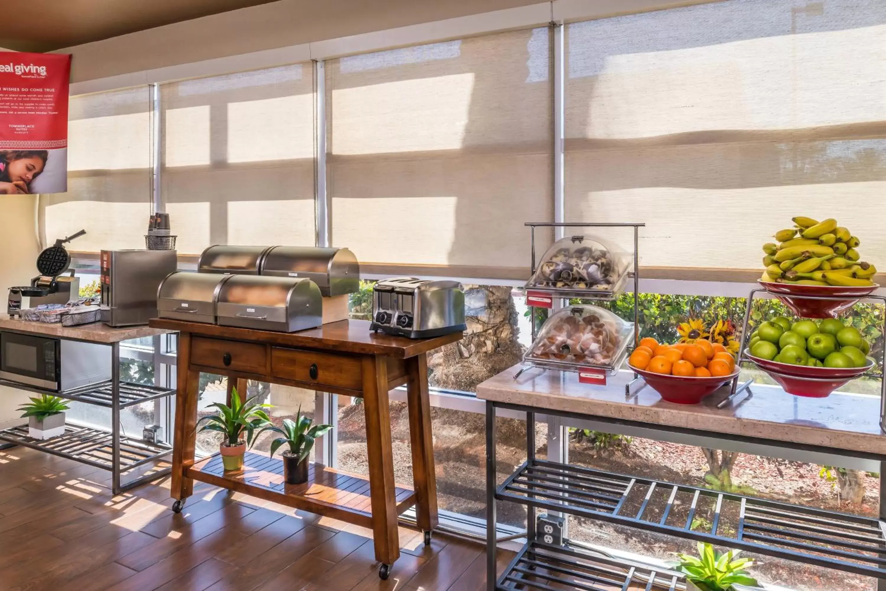 Breakfast in TownePlace Suites by Marriott Anaheim Maingate Near Angel Stadium