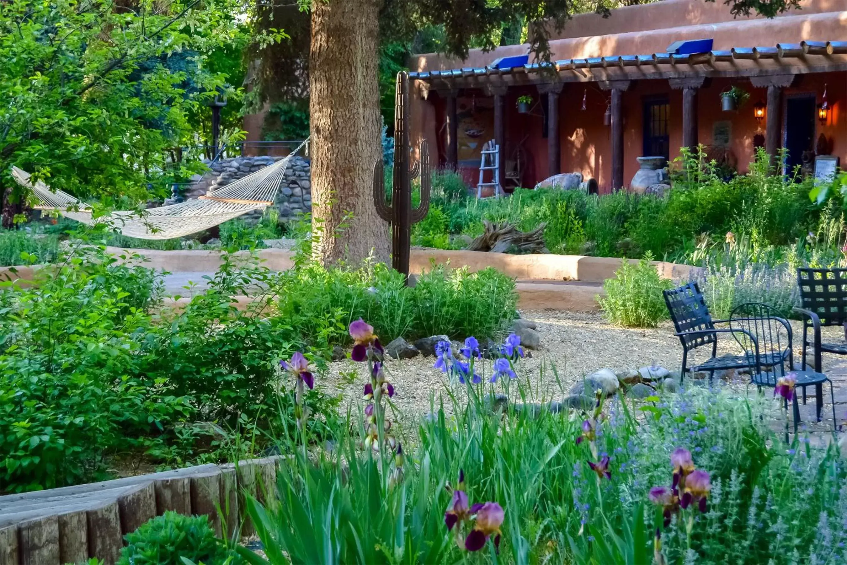 Facade/entrance, Garden in Adobe and Pines Inn Bed and Breakfast