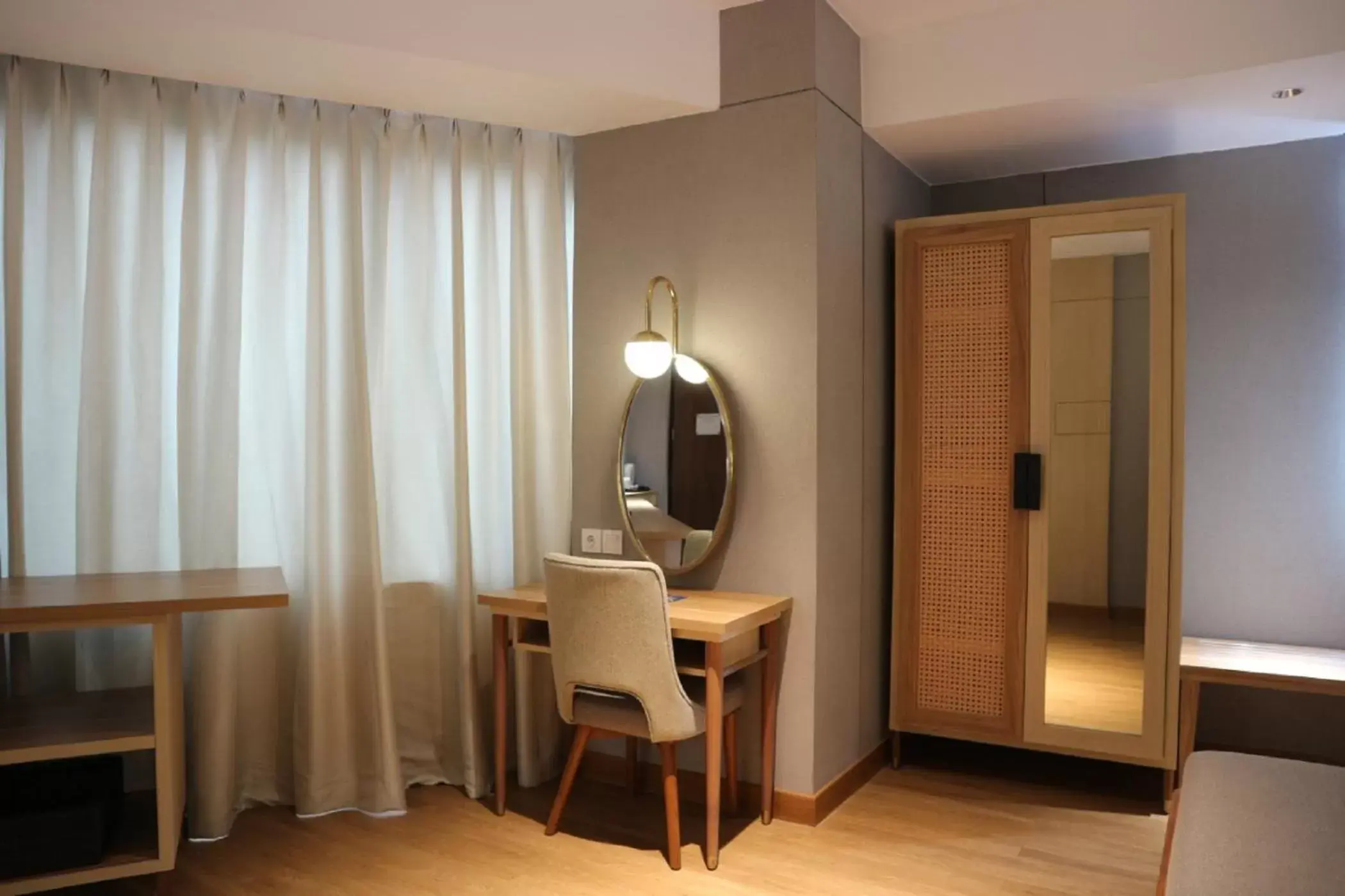 Bedroom, Seating Area in Hotel Santika Premiere Bintaro