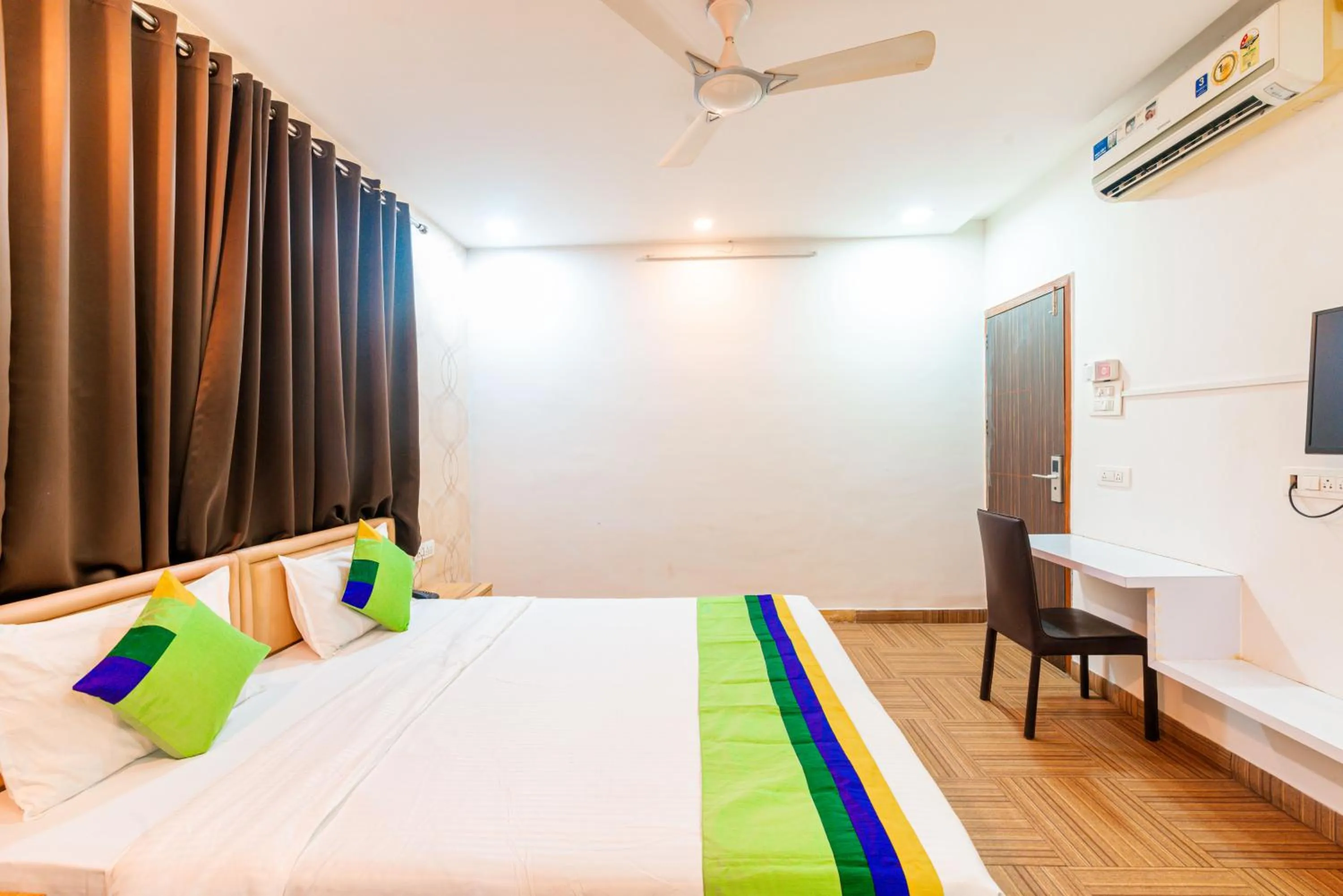 Bedroom in Treebo Trend Spring Brooks - Koregaon Park