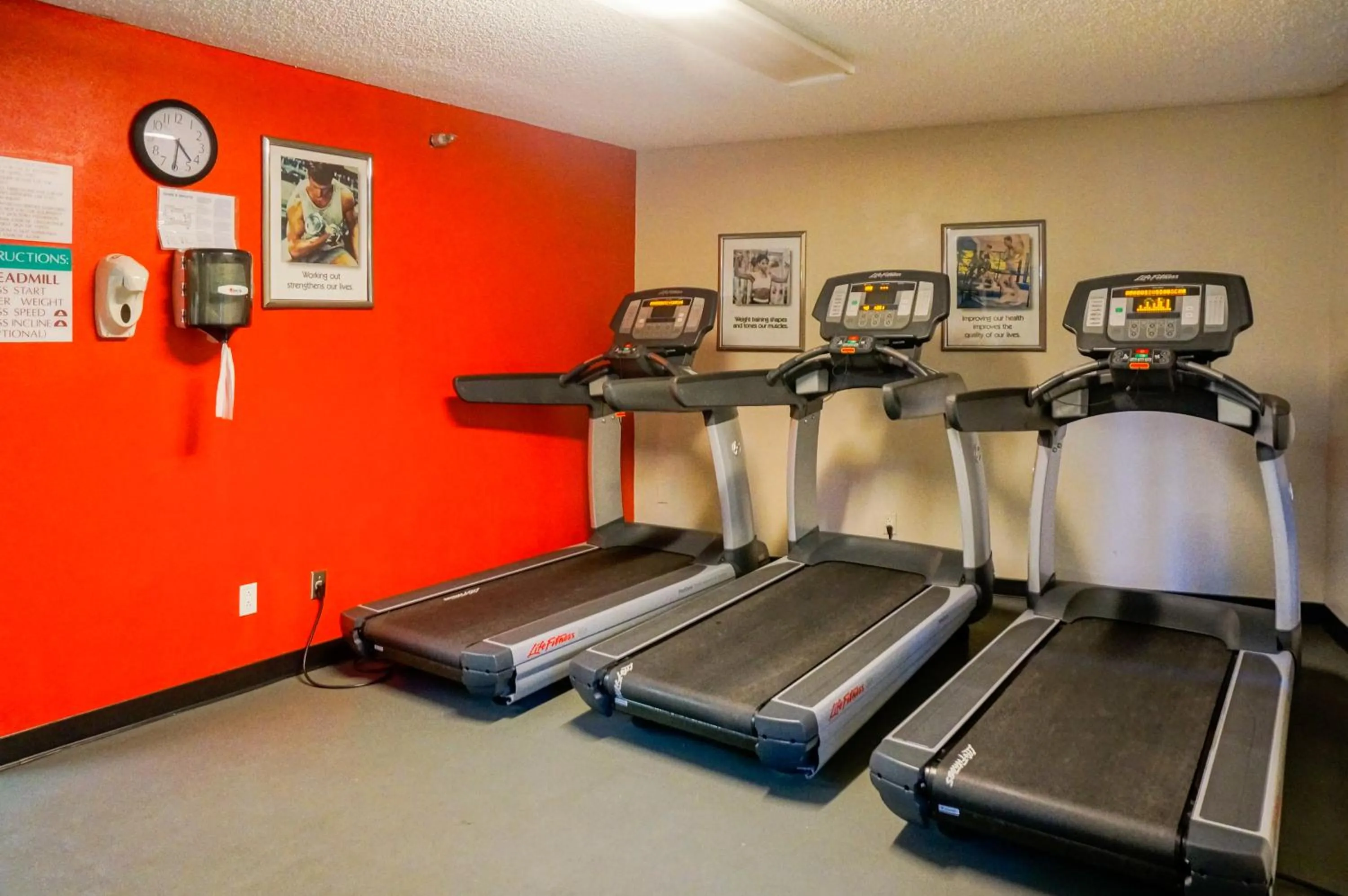 Fitness centre/facilities in Vanllee Hotel