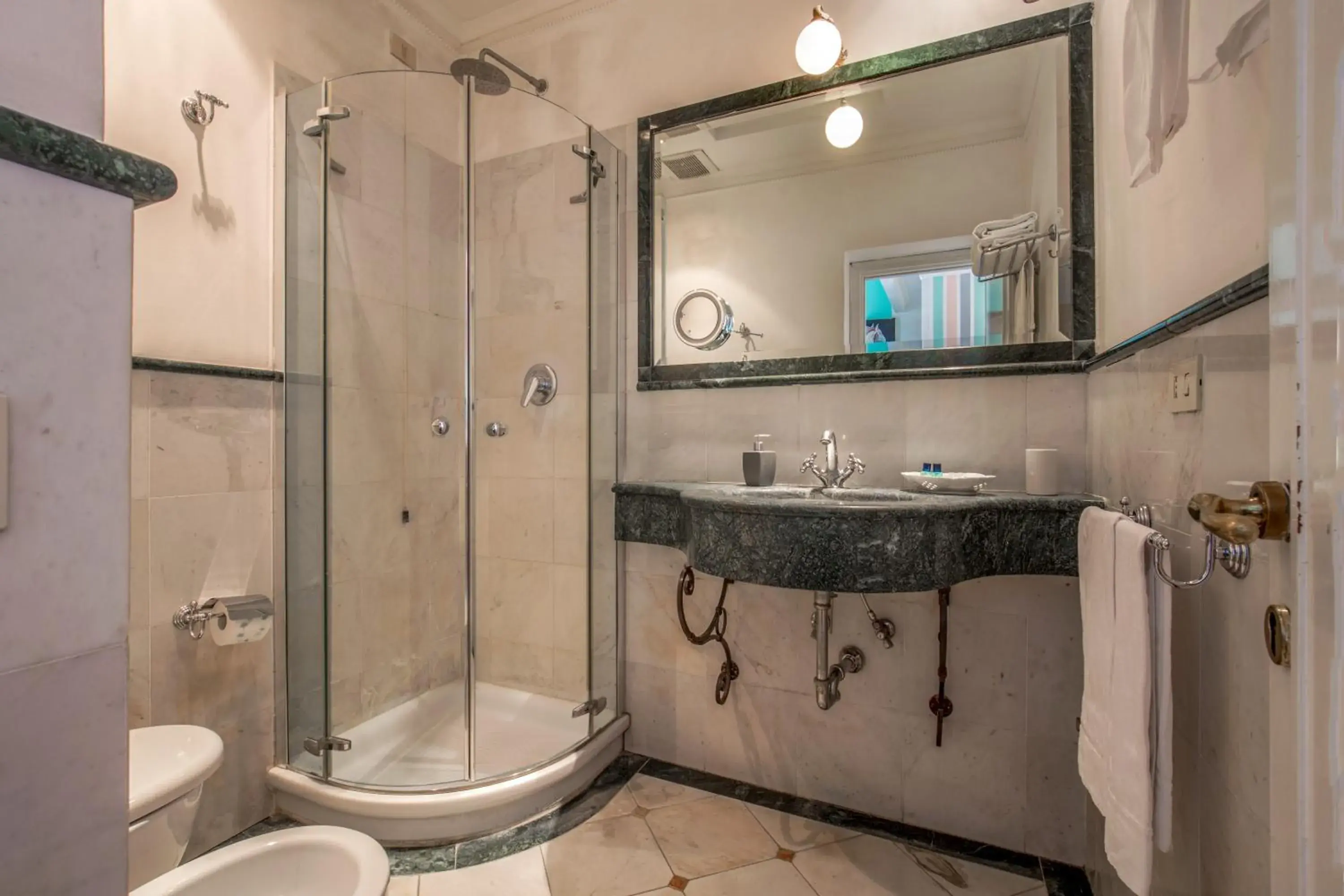 Shower, Bathroom in Hotel Emona Aquaeductus