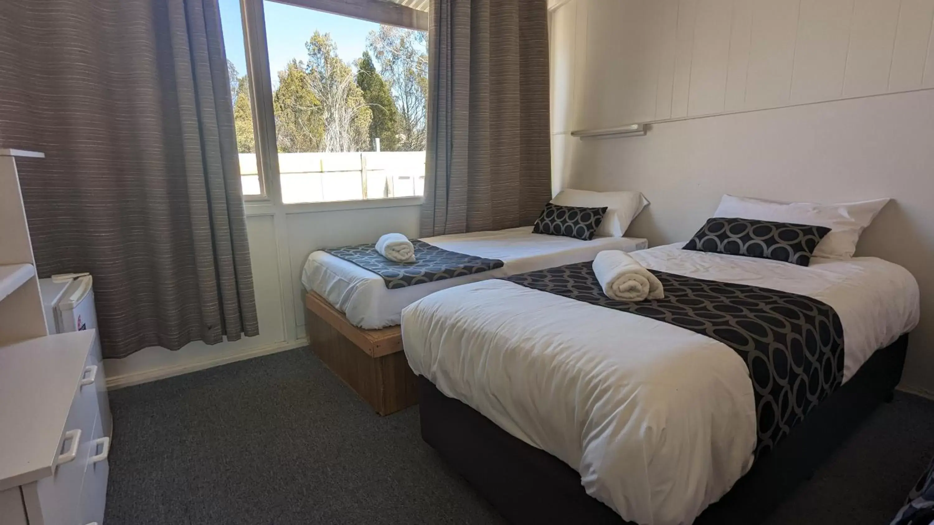 Bed in Cooma High Country Motel