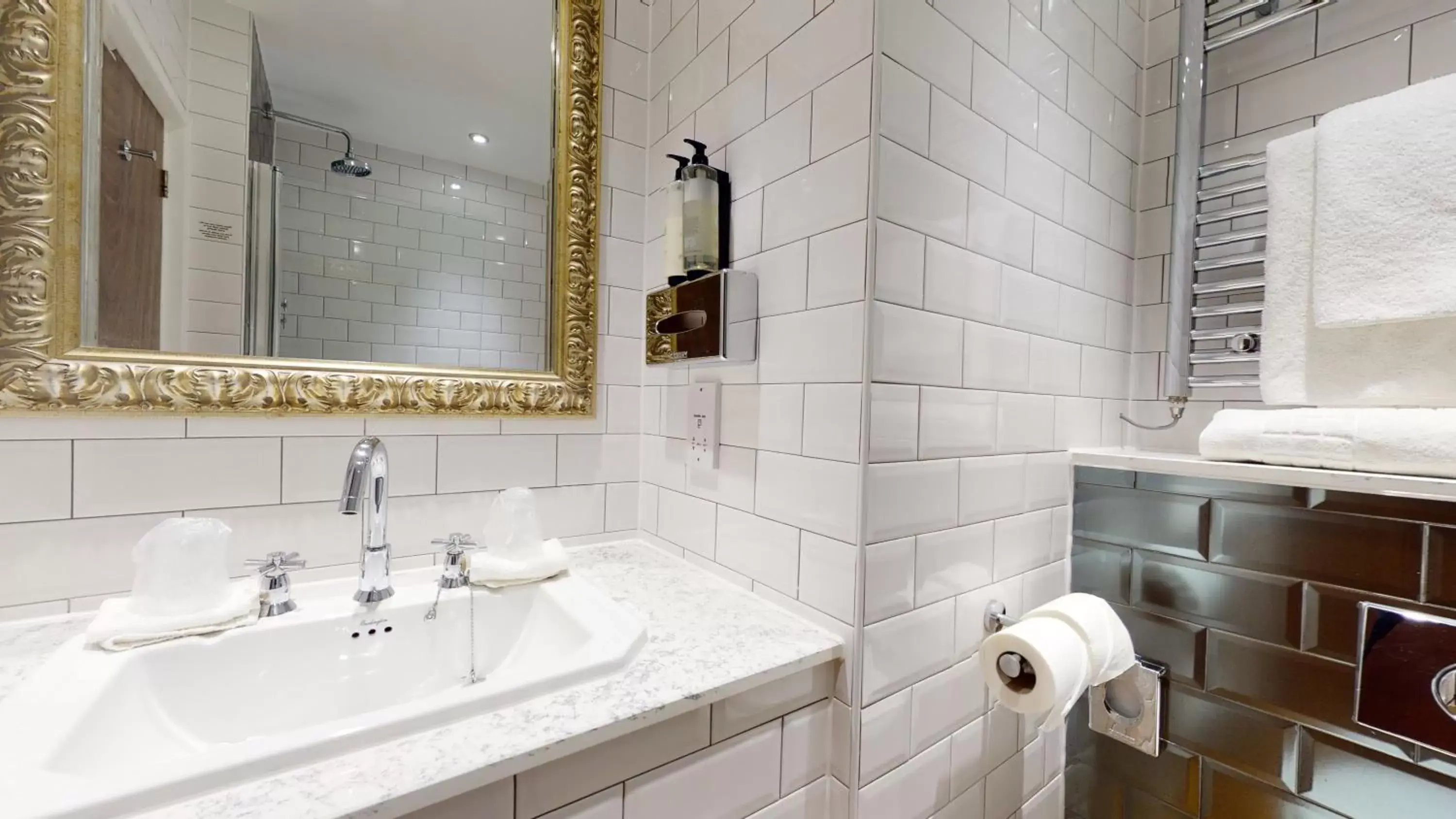 Bathroom in The Queen at Chester Hotel, BW Premier Collection