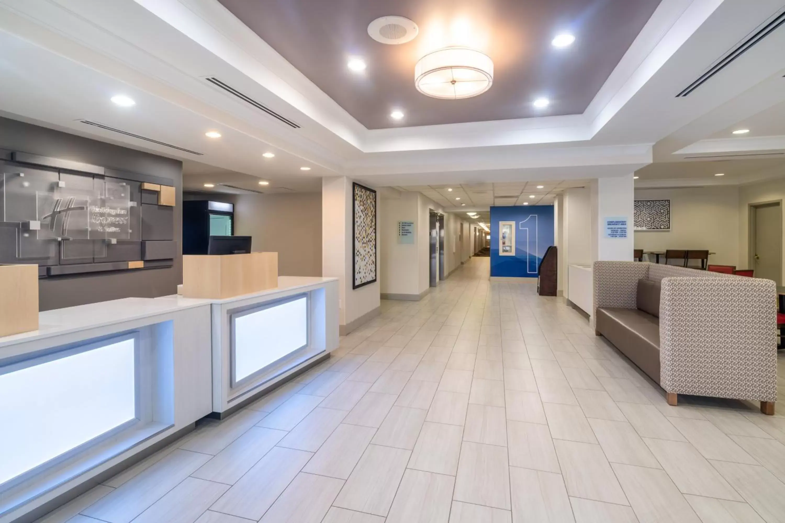Property building, Lobby/Reception in Holiday Inn Express Hotel & Suites Bluffton at Hilton Head Area, an IHG Hotel